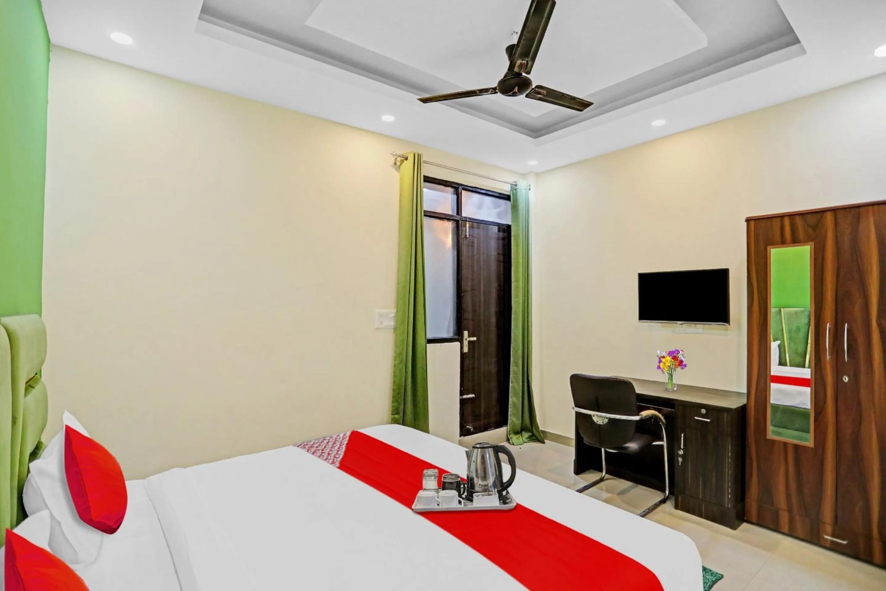 Bedroom in Hotel O Sunshine