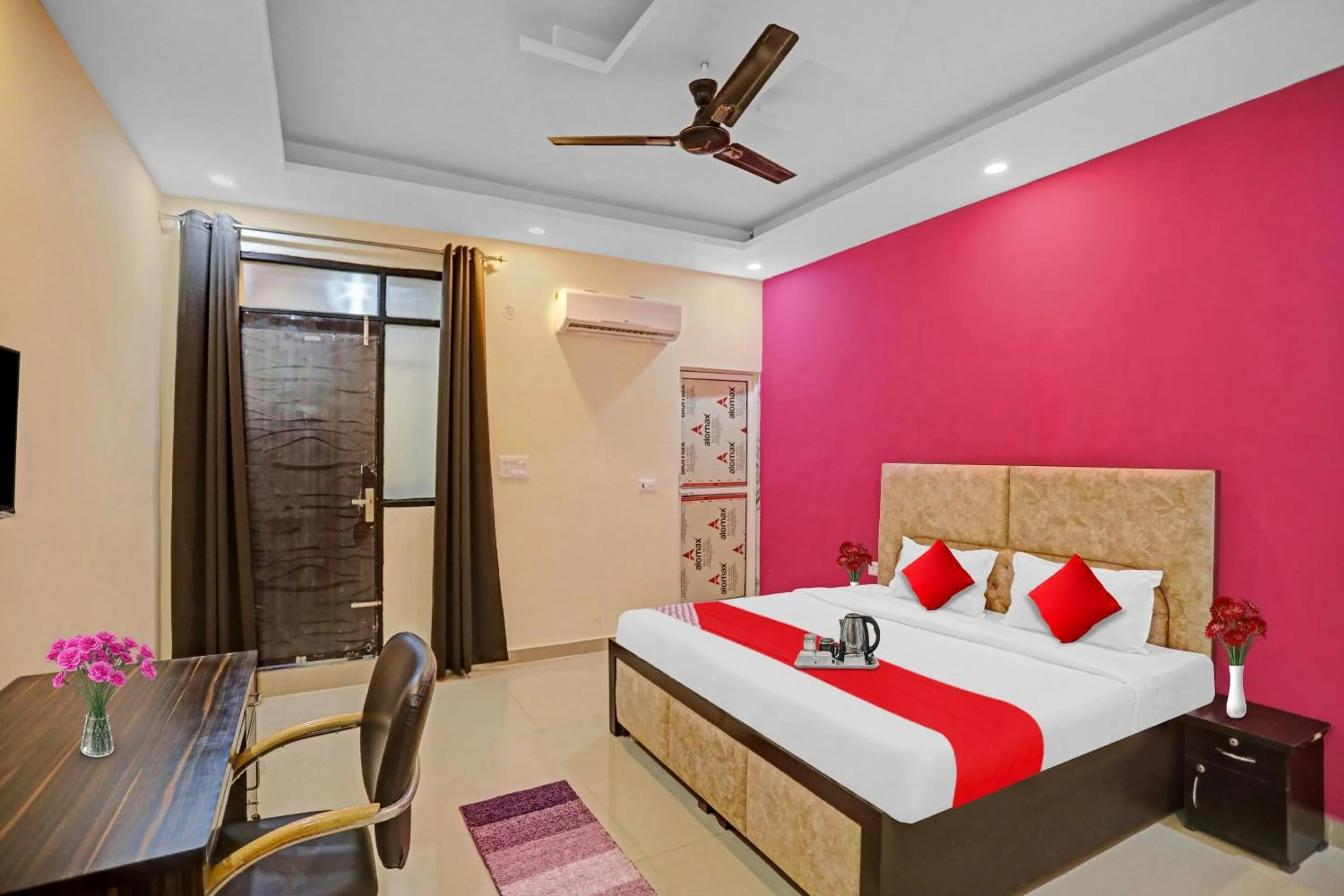 Bedroom in Hotel O Sunshine