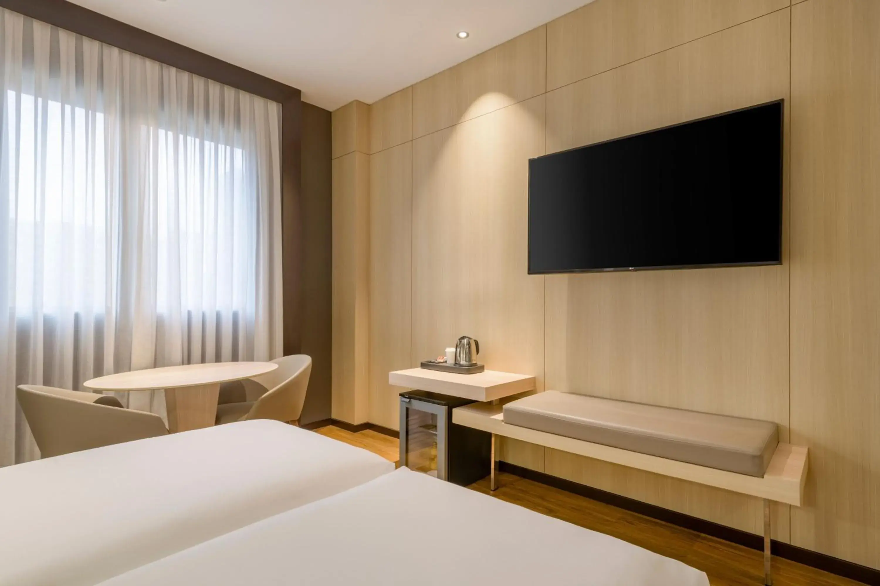 Standard Room Twin, Guest room, 2 Twin/Single Bed(s) in AC Hotel Valencia by Marriott Standard Room Twin, Guest room, 2 Twin/Single Bed(s) in AC Hotel Valencia by Marriott