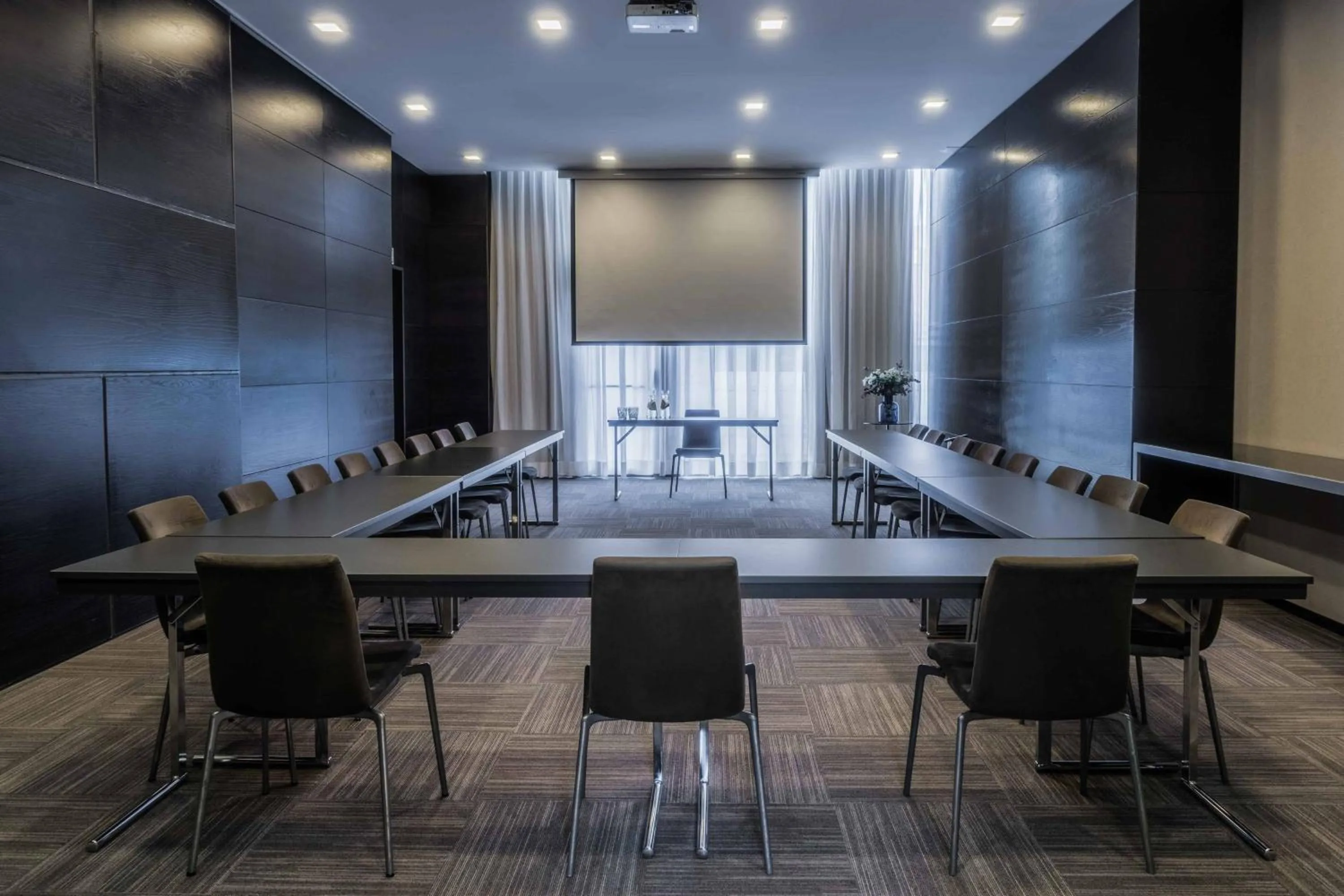 Meeting/conference room in AC Hotel Valencia by Marriott