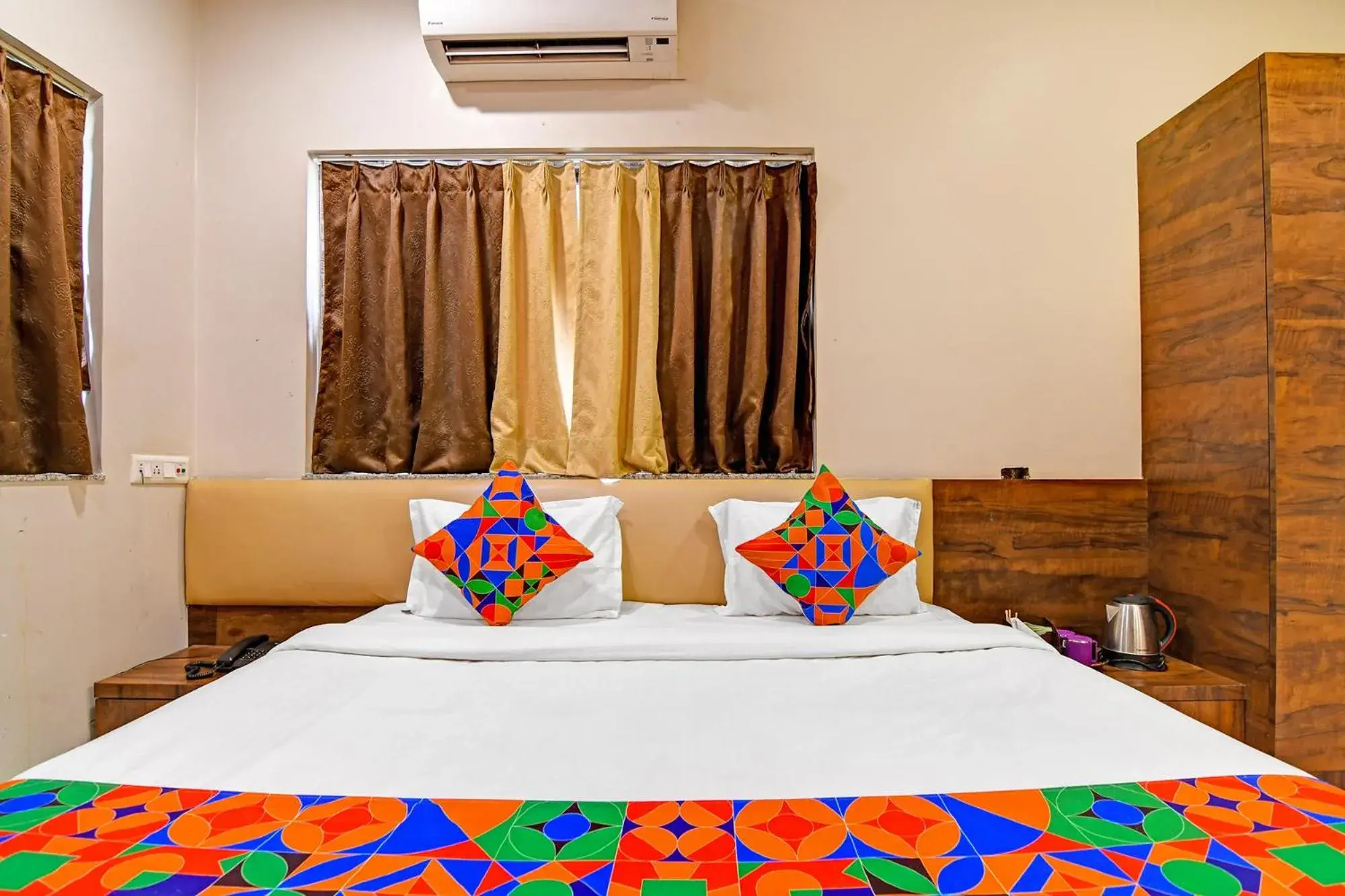 Bed in FabHotel Dak Plaza - Nr Axis Mall Bed in FabHotel Dak Plaza - Nr Axis Mall