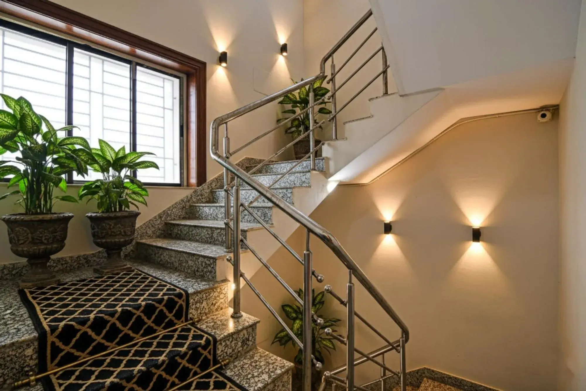 Lobby or reception in FabHotel Dak Plaza - Nr Axis Mall Lobby or reception in FabHotel Dak Plaza - Nr Axis Mall