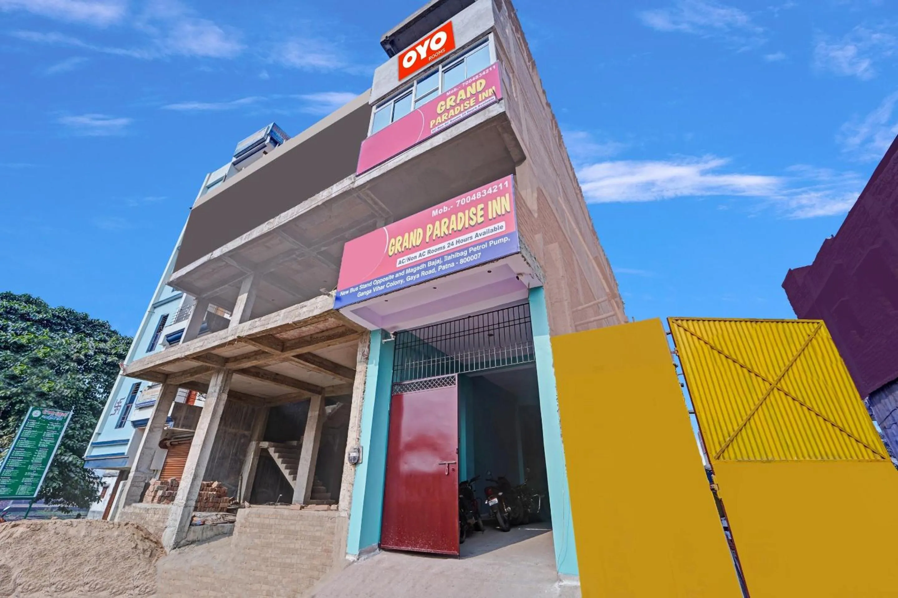 Facade/entrance in Hotel O Grand Paradise Inn & Banquet Hall