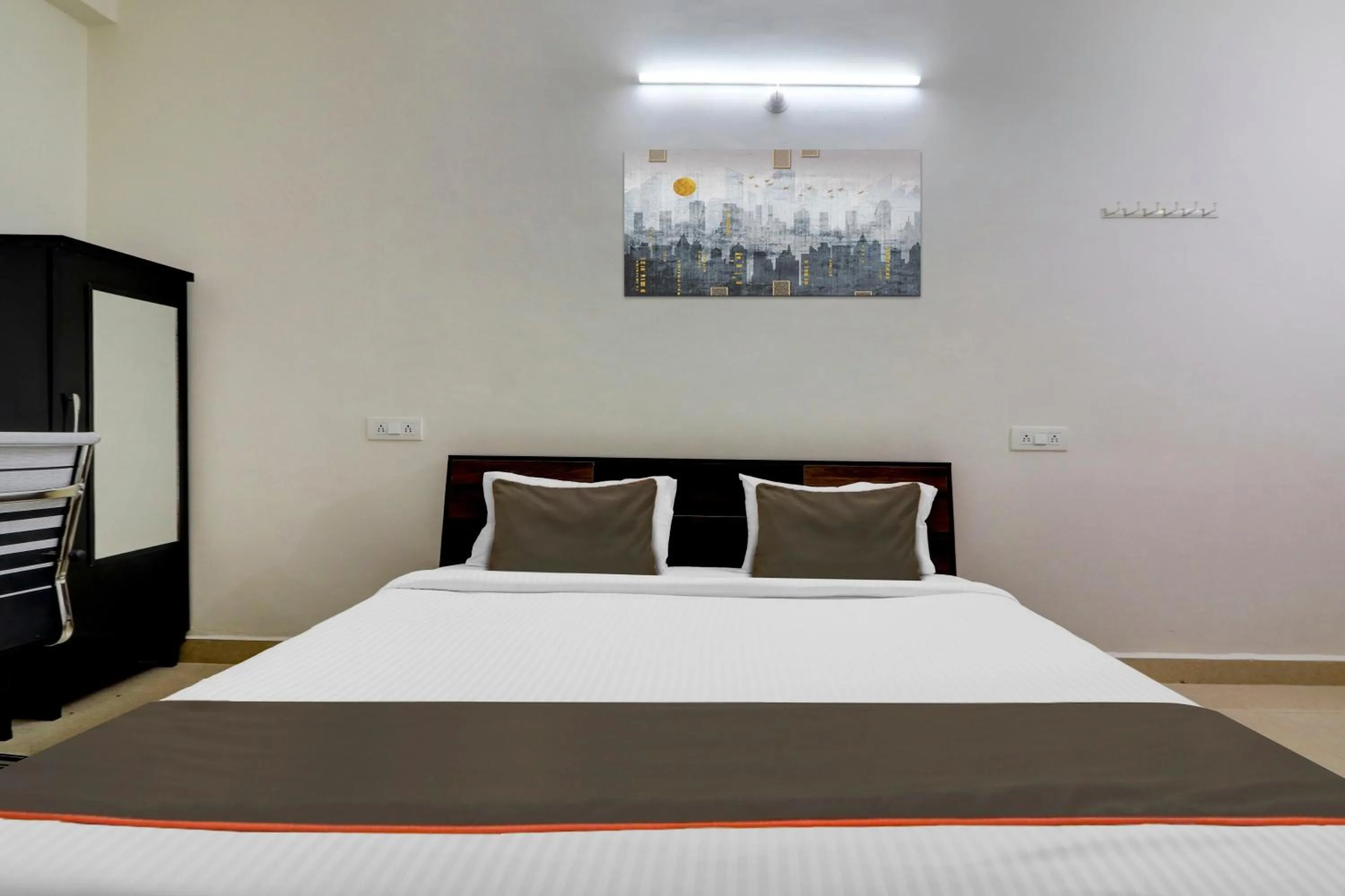 Bedroom, Bed in Capital O S V Residency Nalagandla