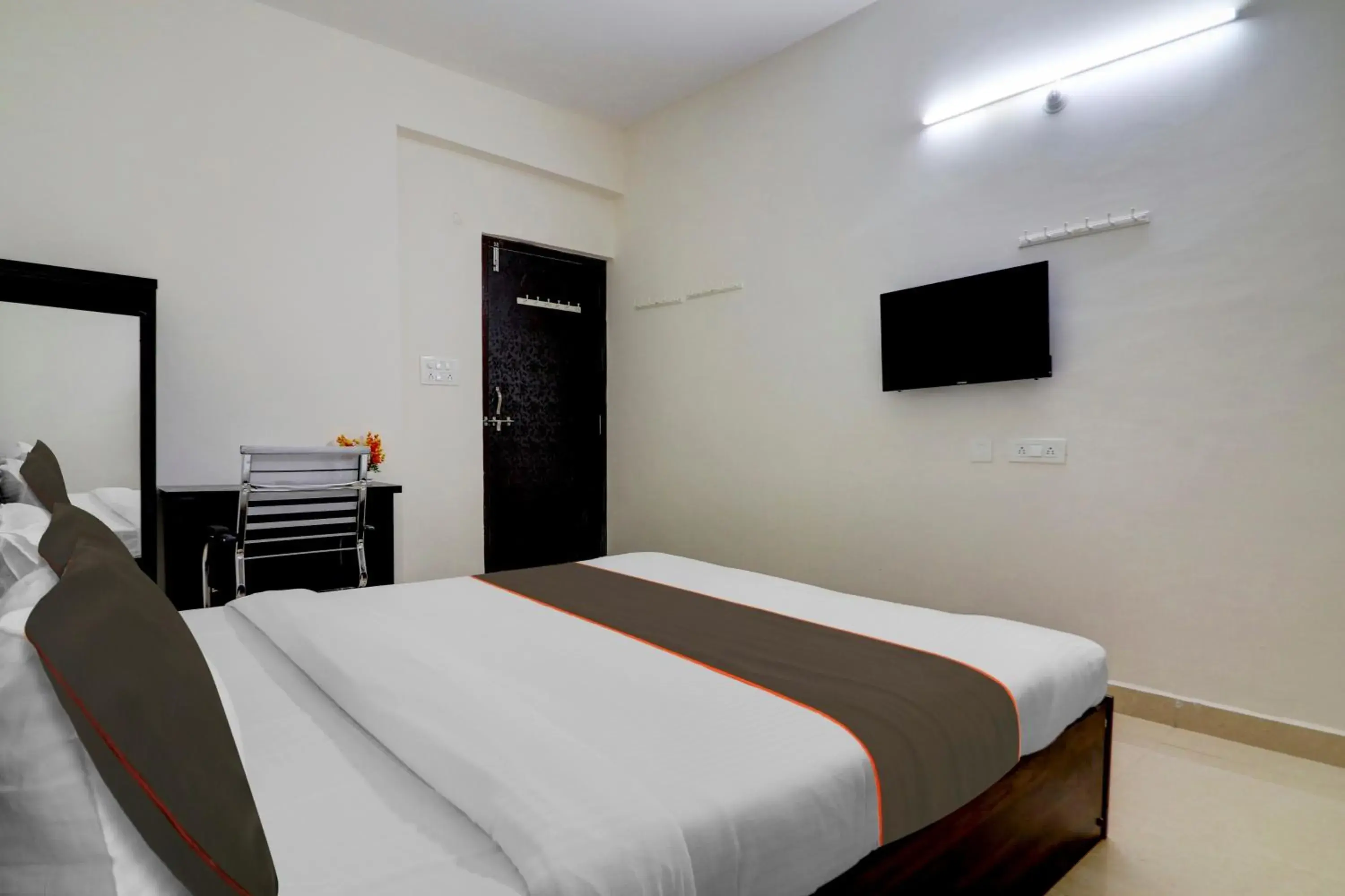 Bedroom, Bed in Capital O S V Residency Nalagandla Bedroom, Bed in Capital O S V Residency Nalagandla
