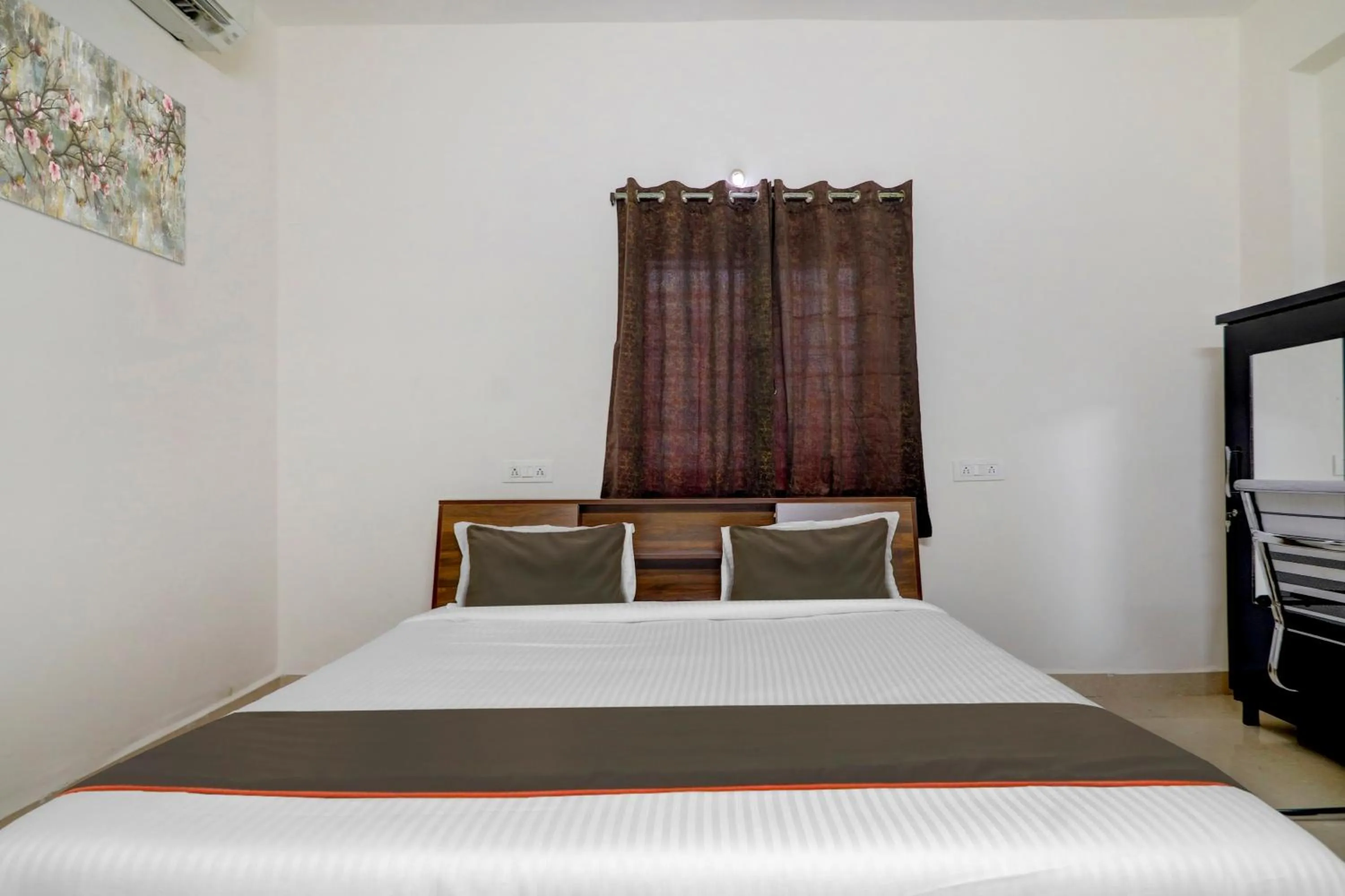 Bedroom, Bed in Capital O S V Residency Nalagandla