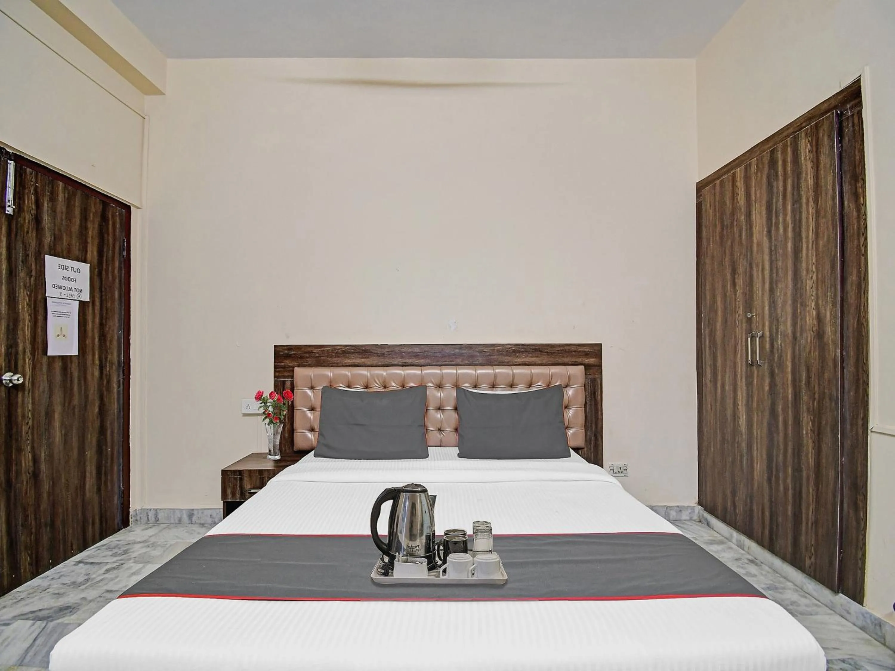 Bedroom, Bed in Super Capital O New All In One Near City Centre Salt Lake