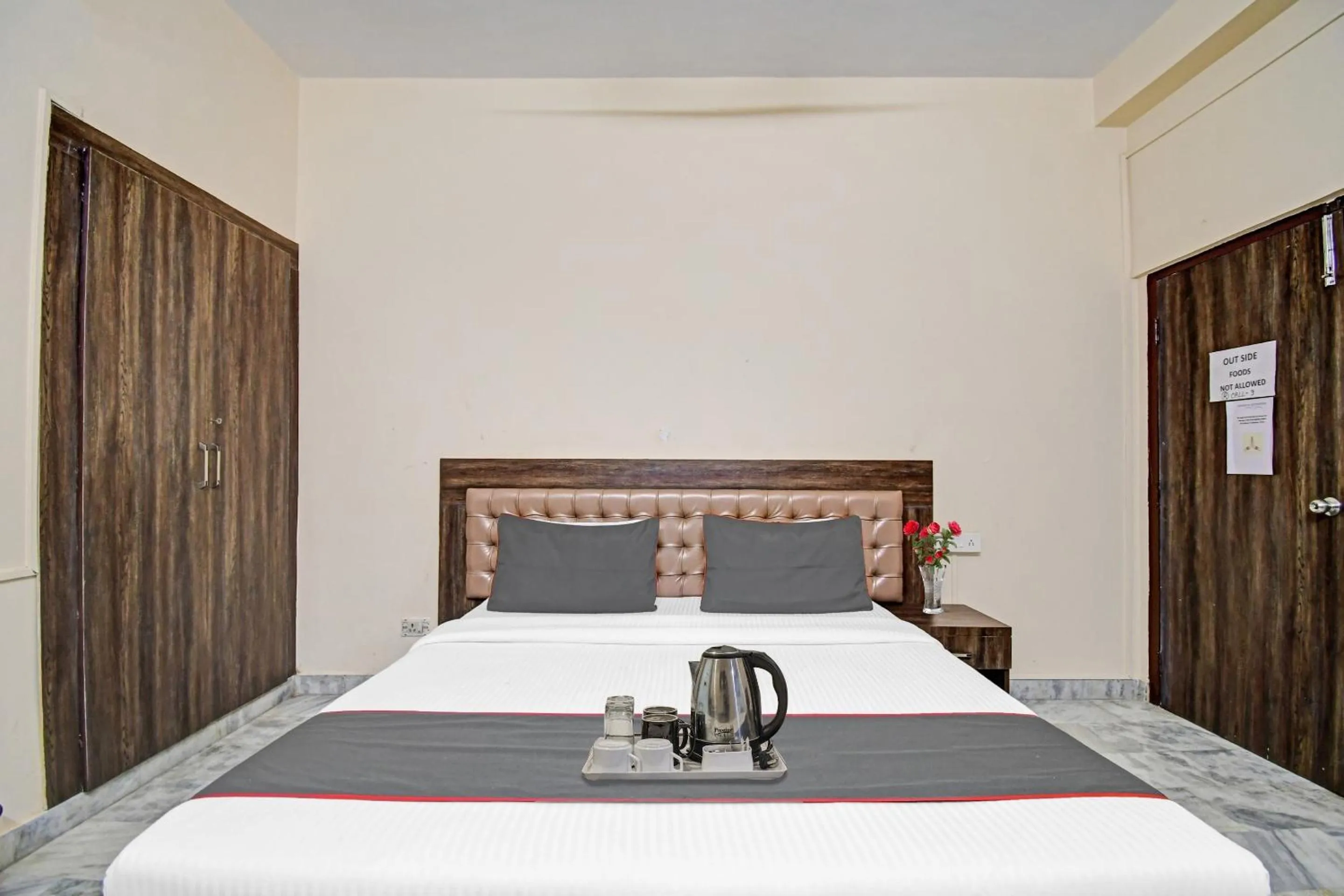 Bedroom, Bed in Super Capital O New All In One Near City Centre Salt Lake