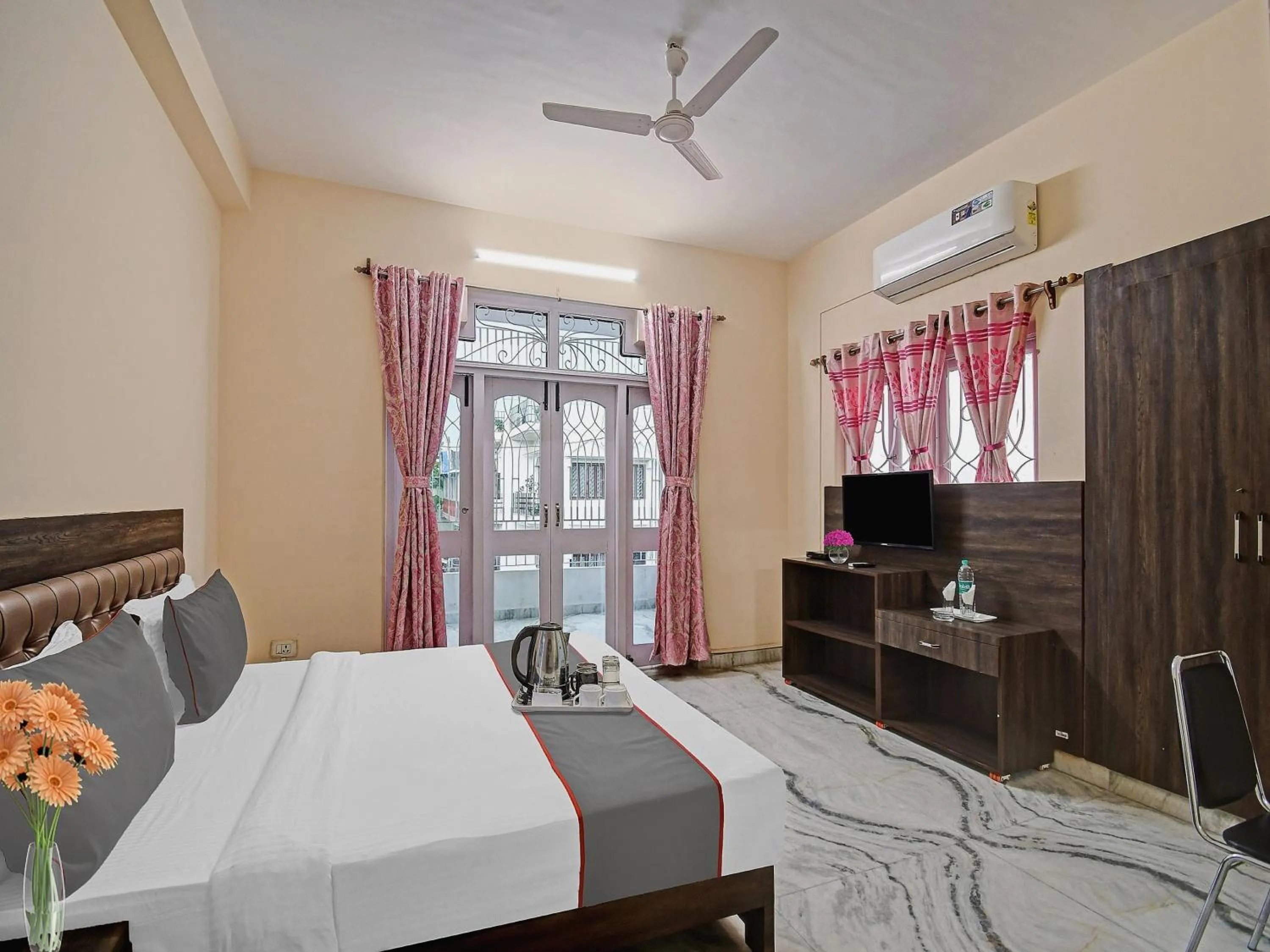 Other, Bed in Super Capital O New All In One Near City Centre Salt Lake