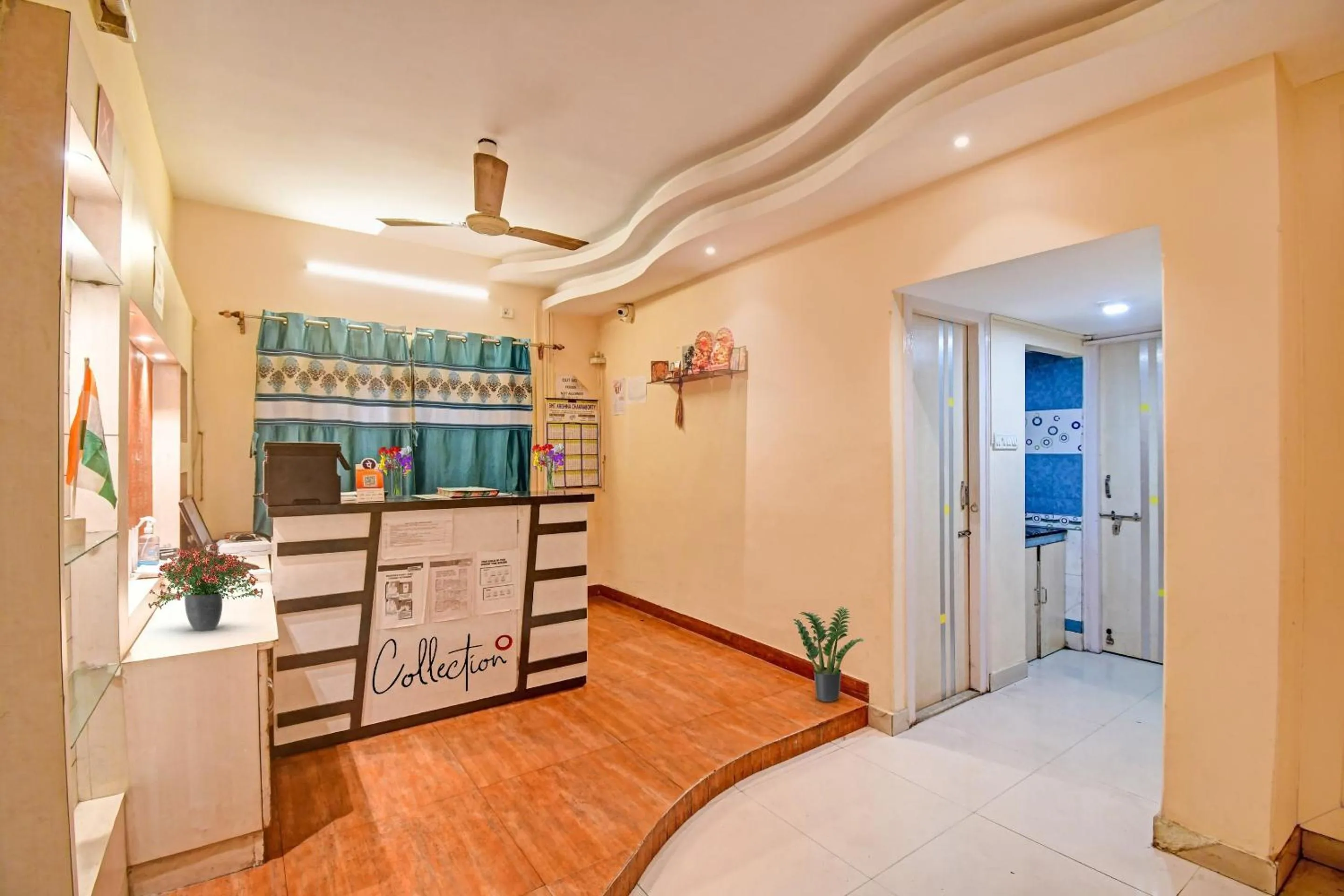 Lobby or reception, Bed in Super Capital O New All In One Near City Centre Salt Lake