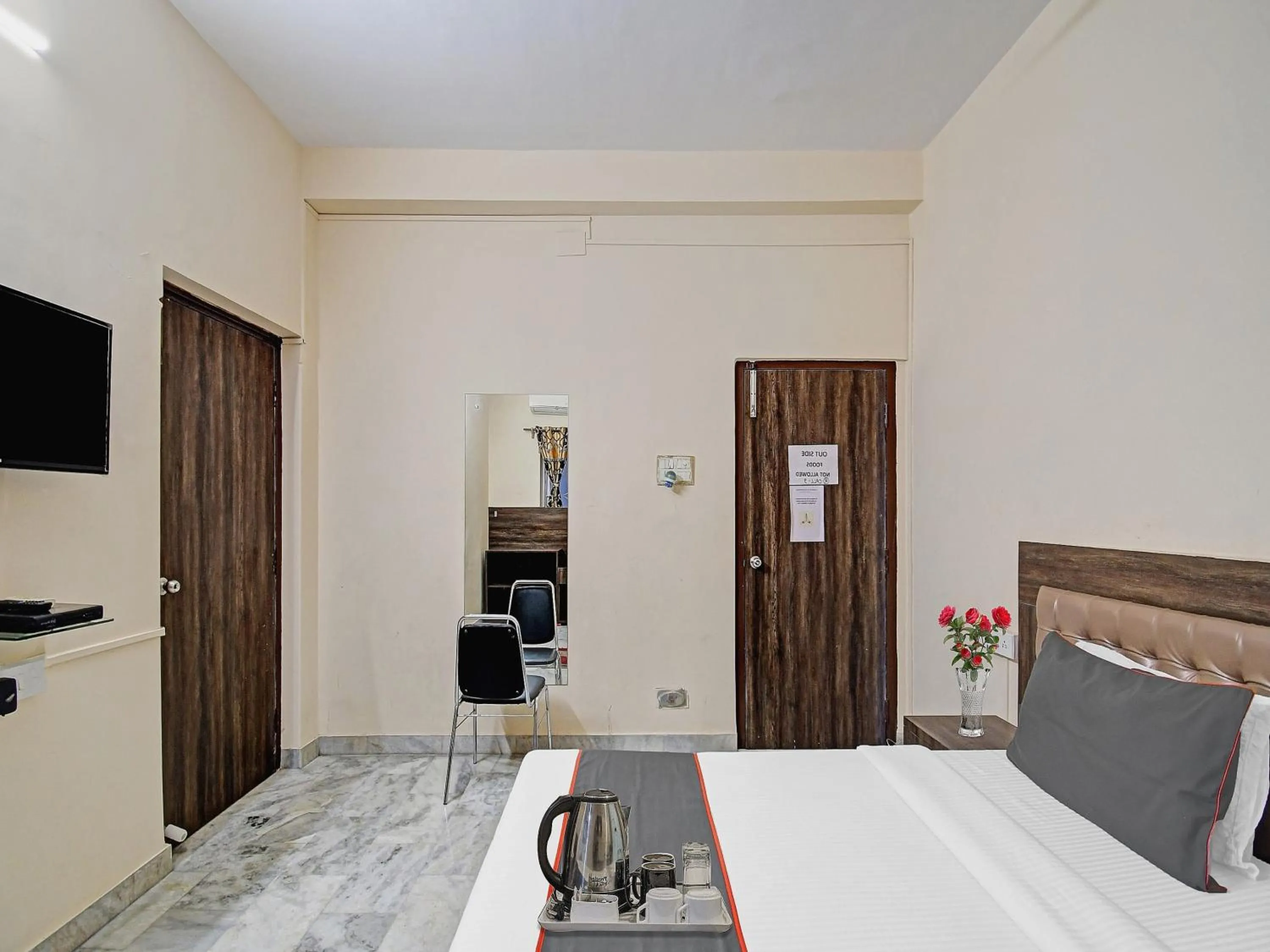 Bedroom, Bed in Super Capital O New All In One Near City Centre Salt Lake