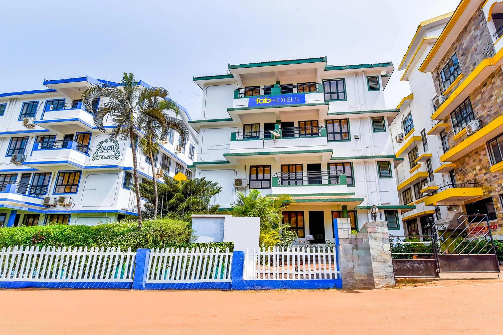 Facade/entrance in FabExpress Alor Resort