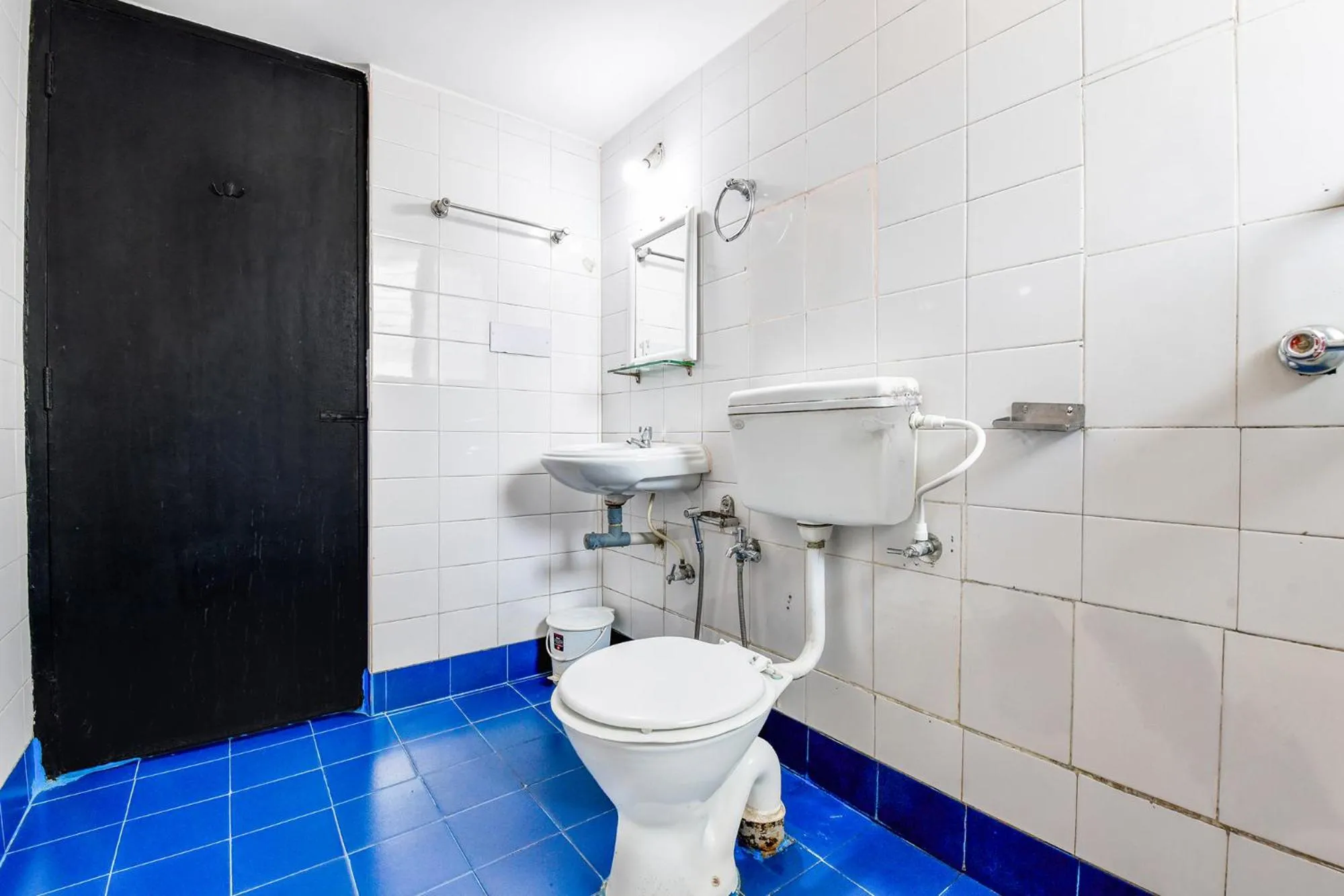 Bathroom in FabExpress Alor Resort