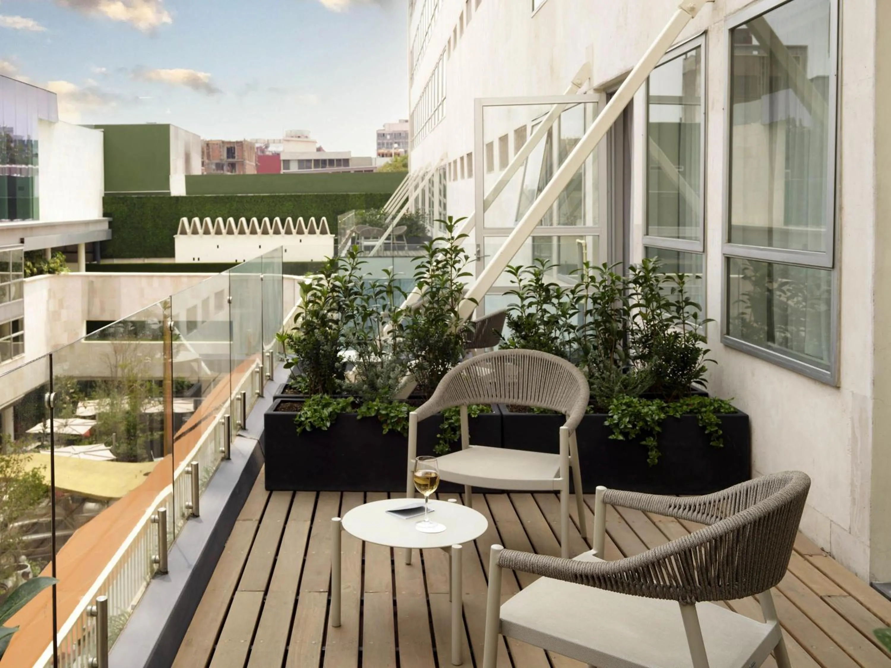 Photo of the whole room in Mondrian Mexico City Condesa