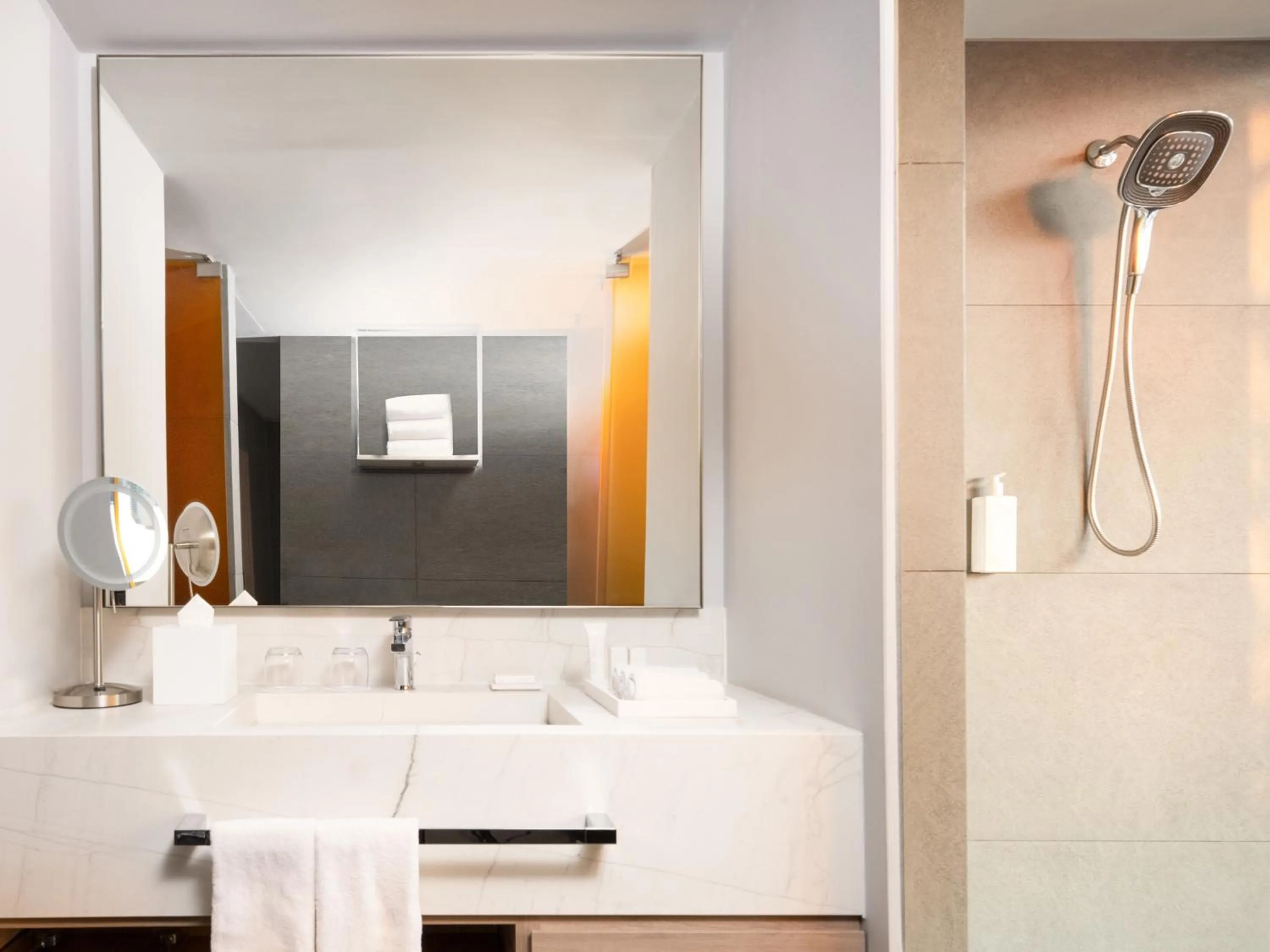 Shower in Mondrian Mexico City Condesa