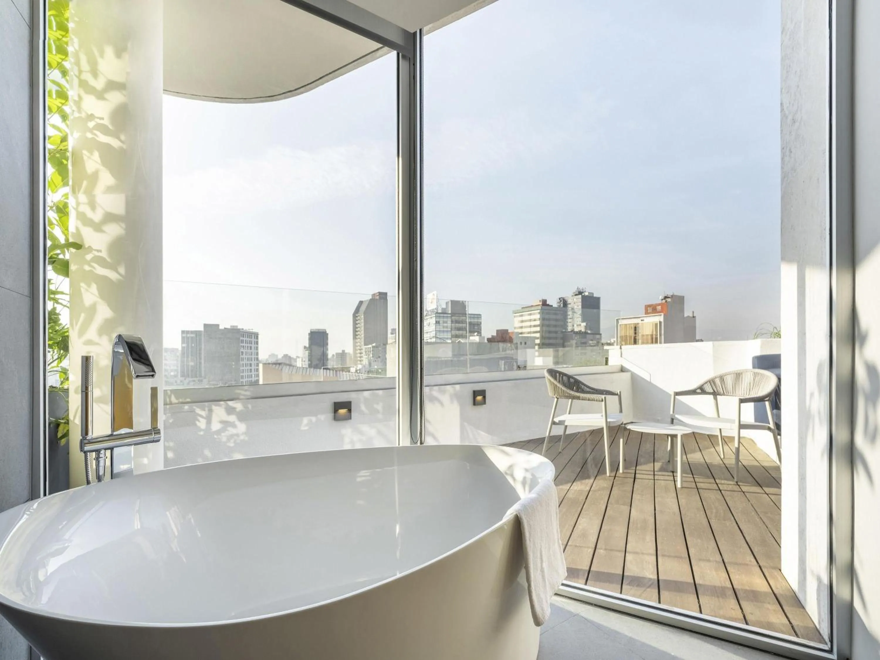 Photo of the whole room in Mondrian Mexico City Condesa