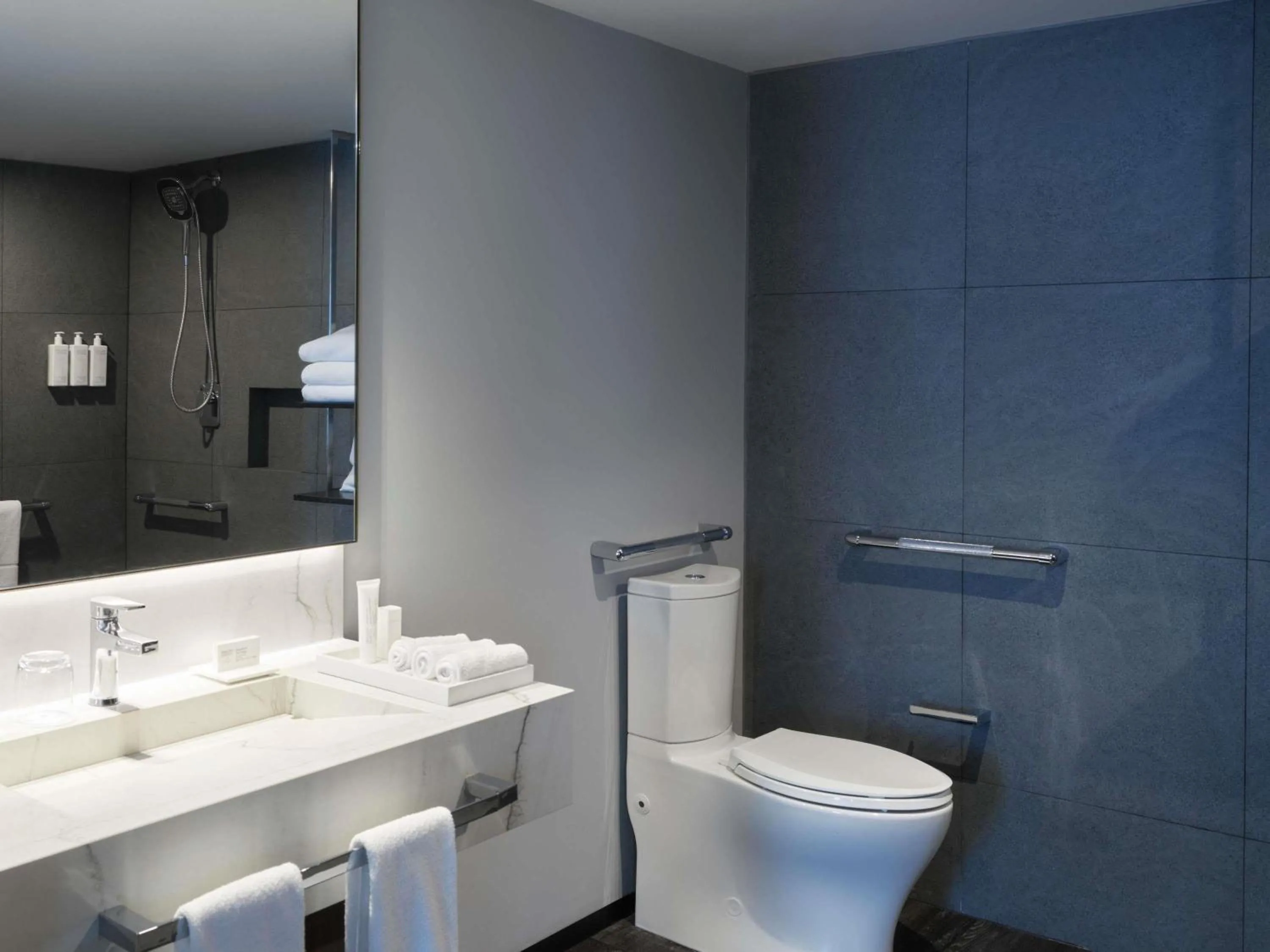 Bedroom in Mondrian Mexico City Condesa