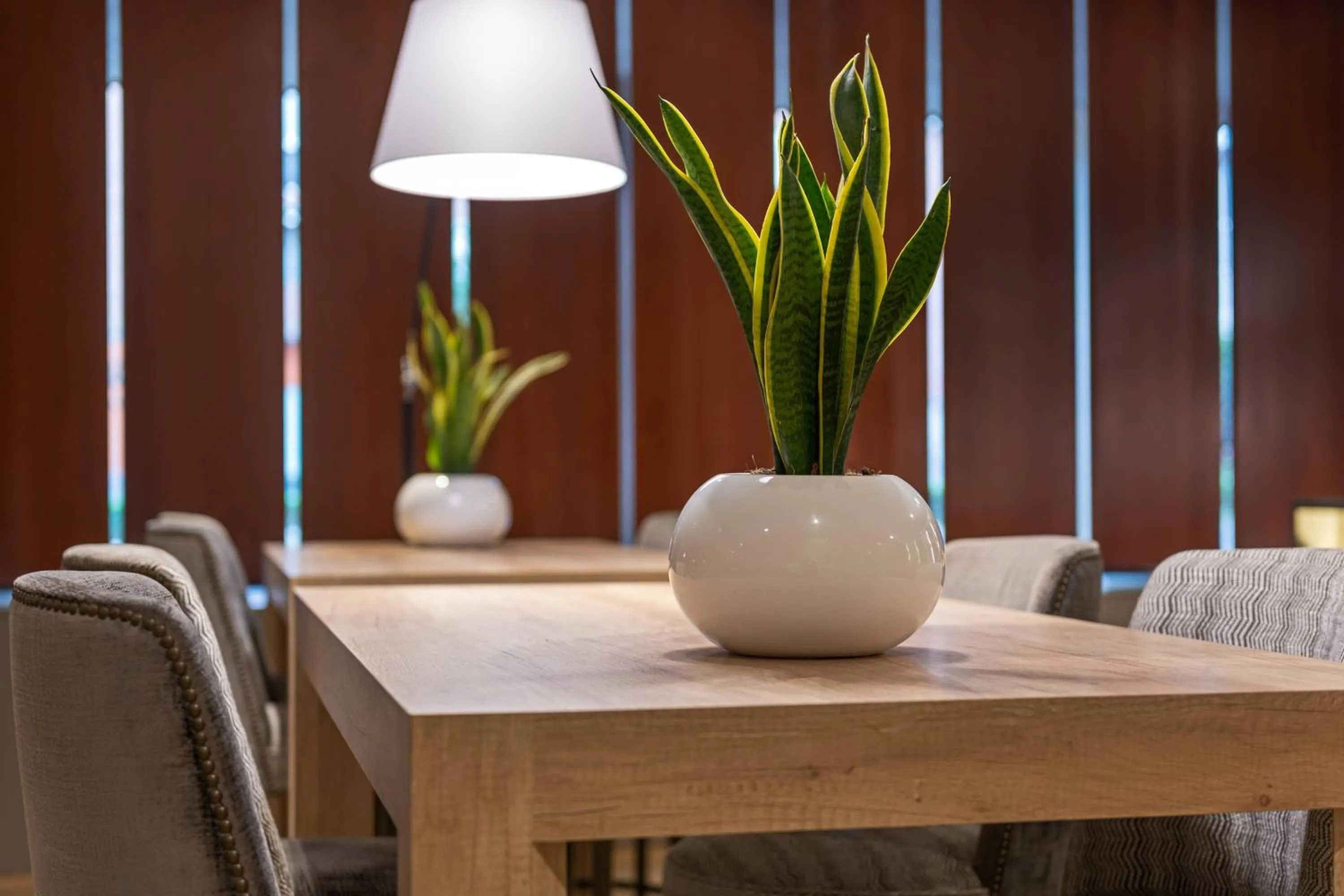 Lounge or bar in AC Hotel La Rioja by Marriott