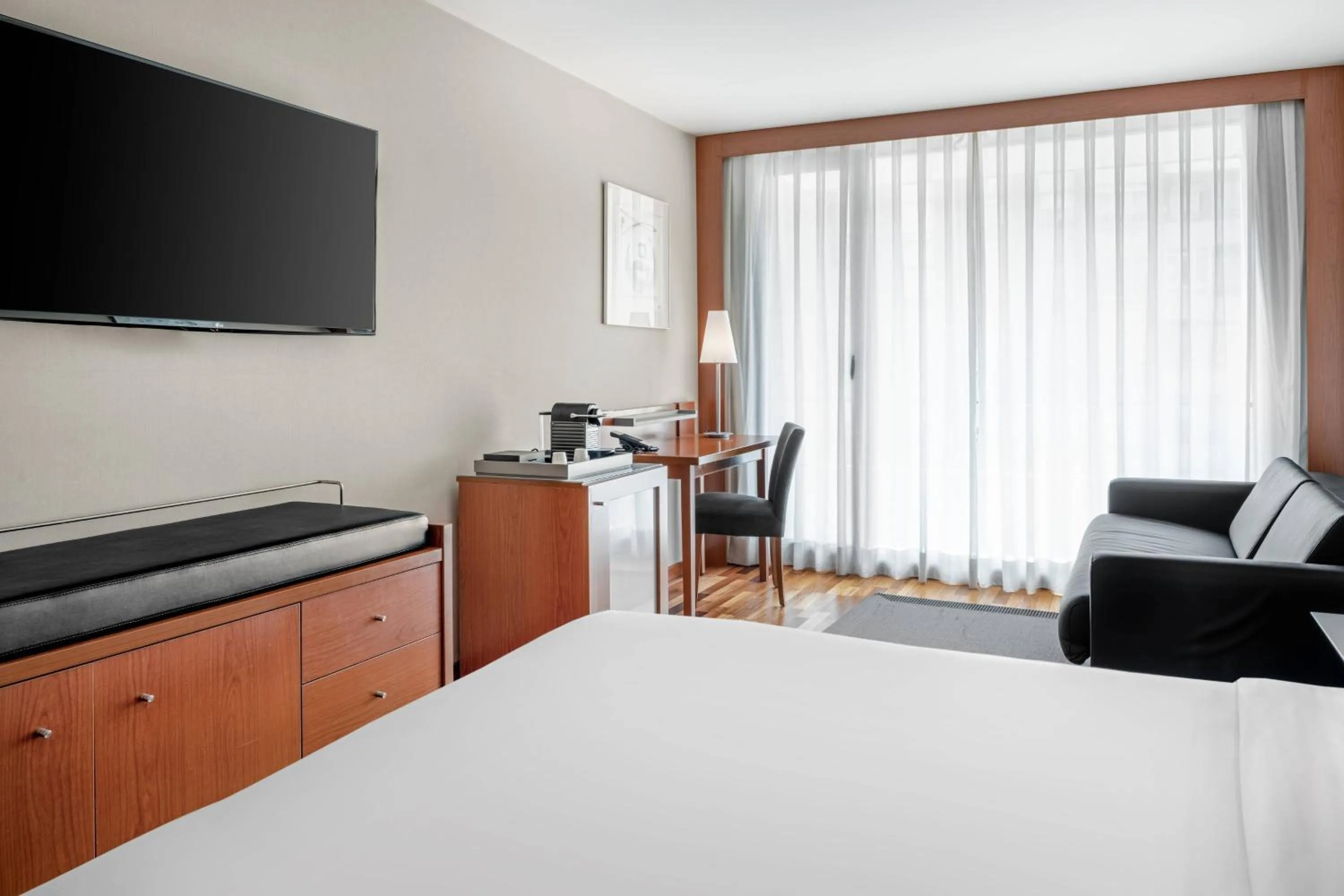 Photo of the whole room, Bed in AC Hotel La Rioja by Marriott