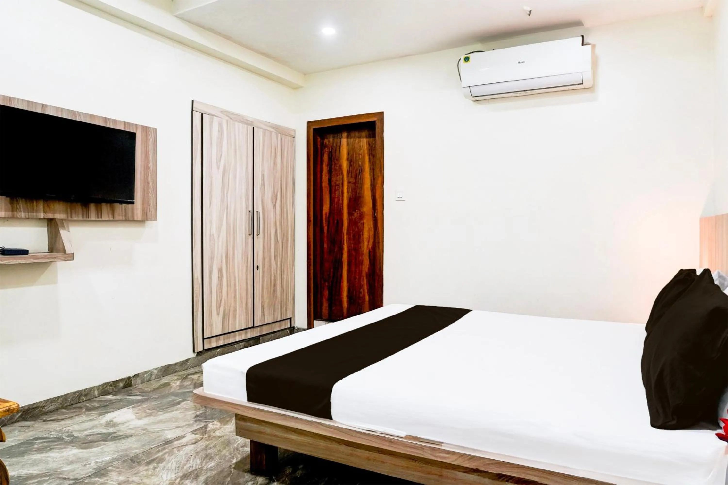 Bedroom, Bed in Super Hotel O Dombivali Formerly PK Lodging