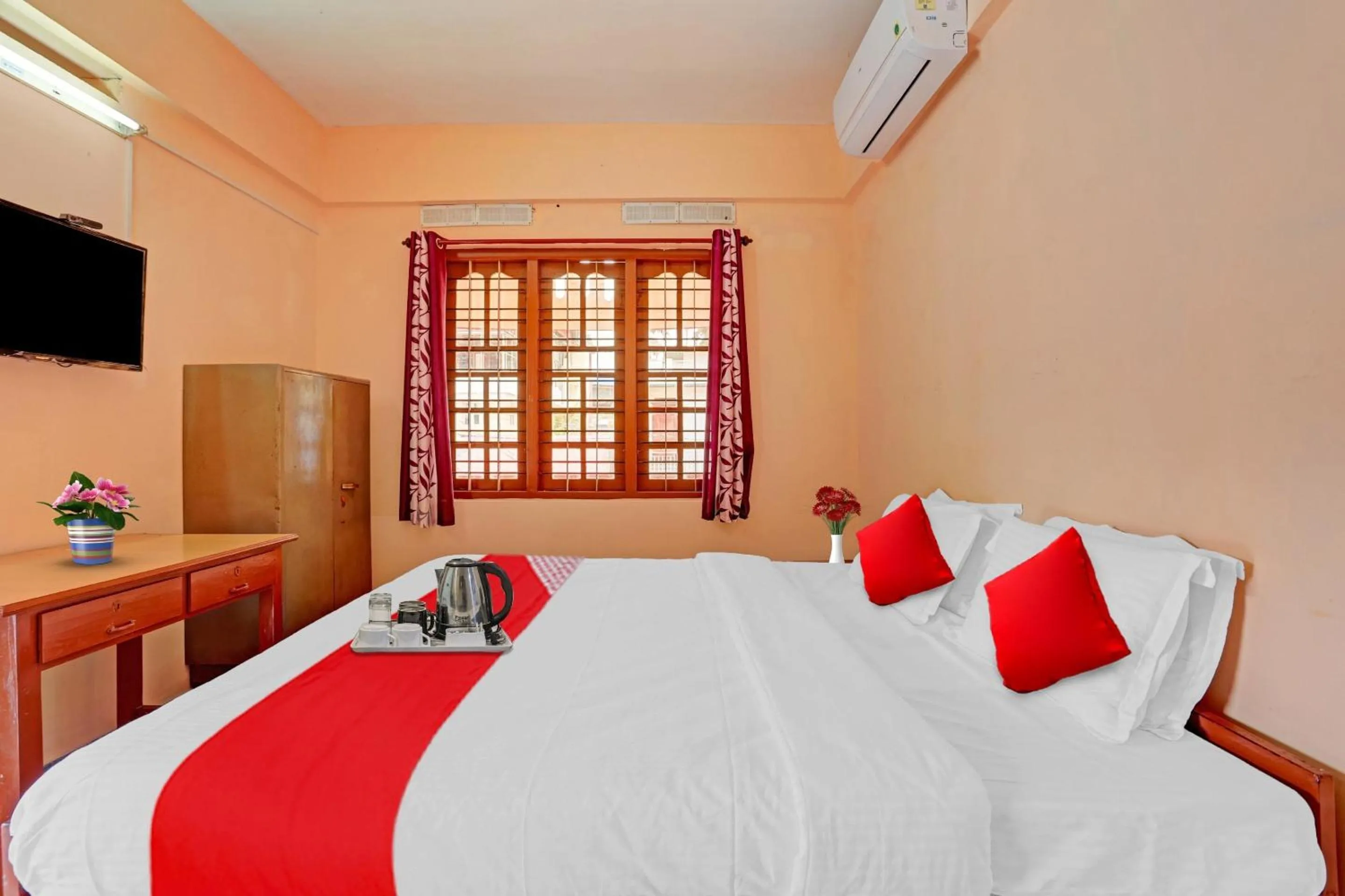 Bedroom, Bed in Hotel O North Park Tourist Home