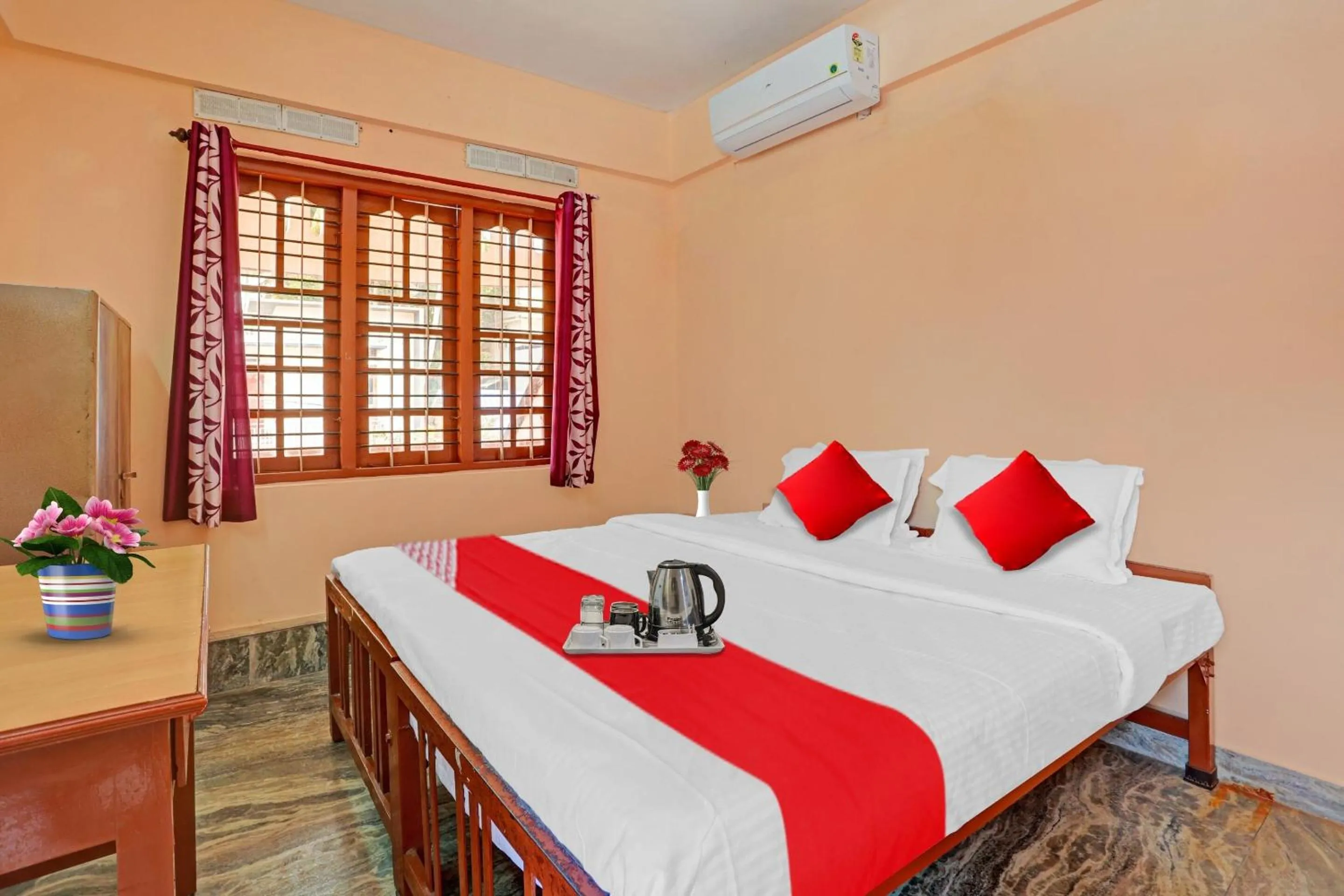 Bedroom, Bed in Hotel O North Park Tourist Home