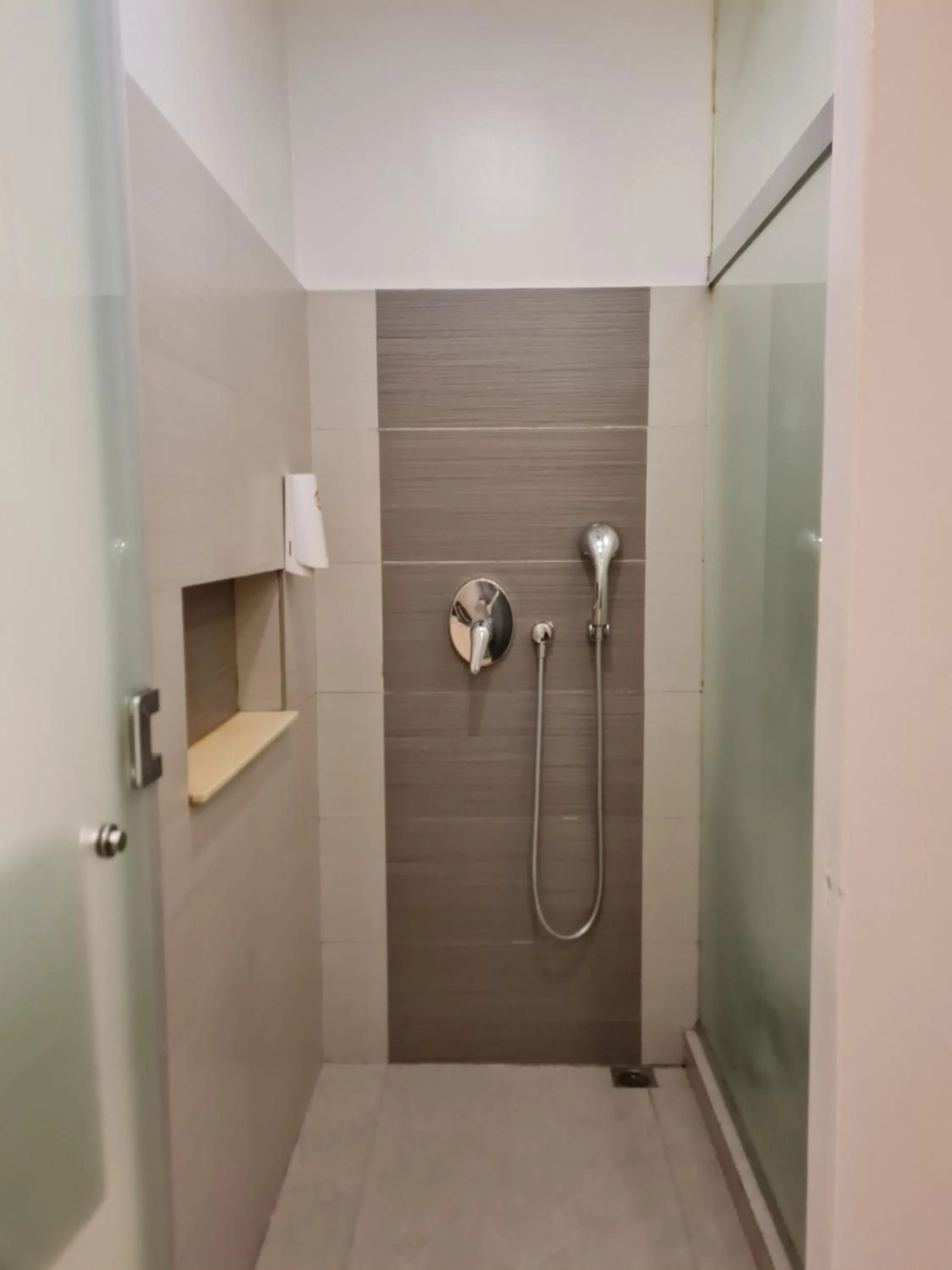Bathroom in Go Hotels Otis - Manila