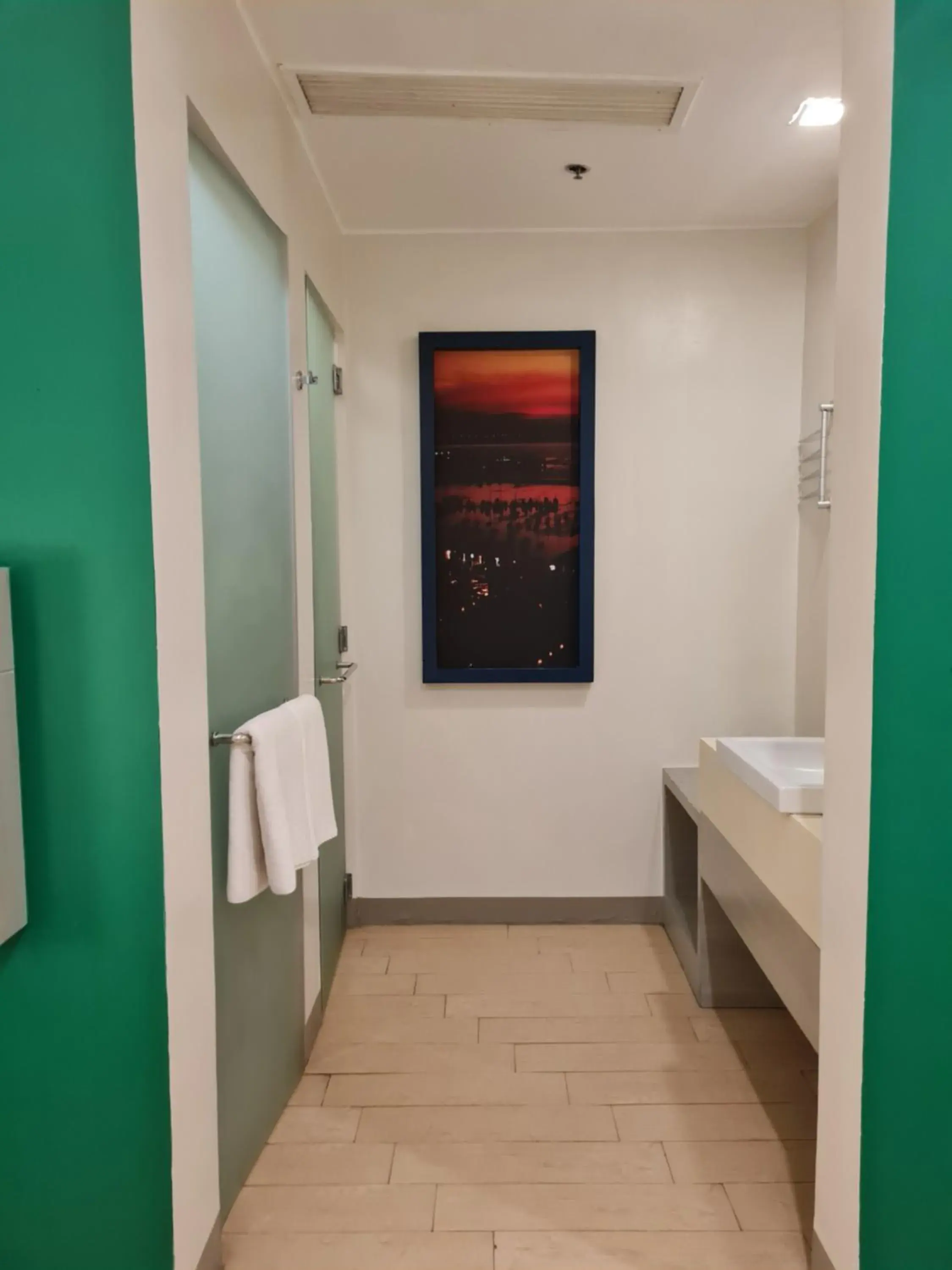 Bathroom, Bed in Go Hotels Otis - Manila Bathroom, Bed in Go Hotels Otis - Manila