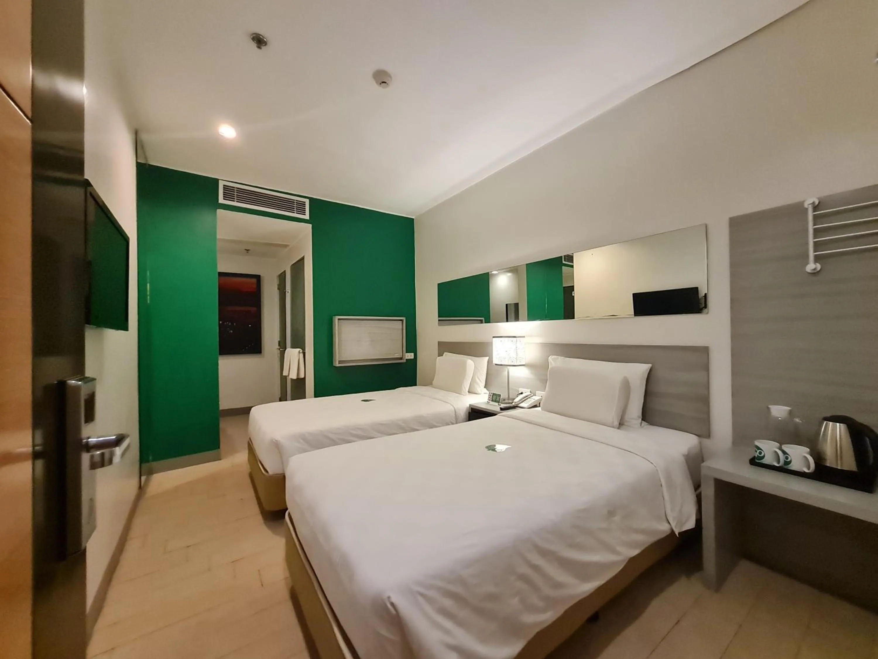 Bedroom, Bed in Go Hotels Otis - Manila