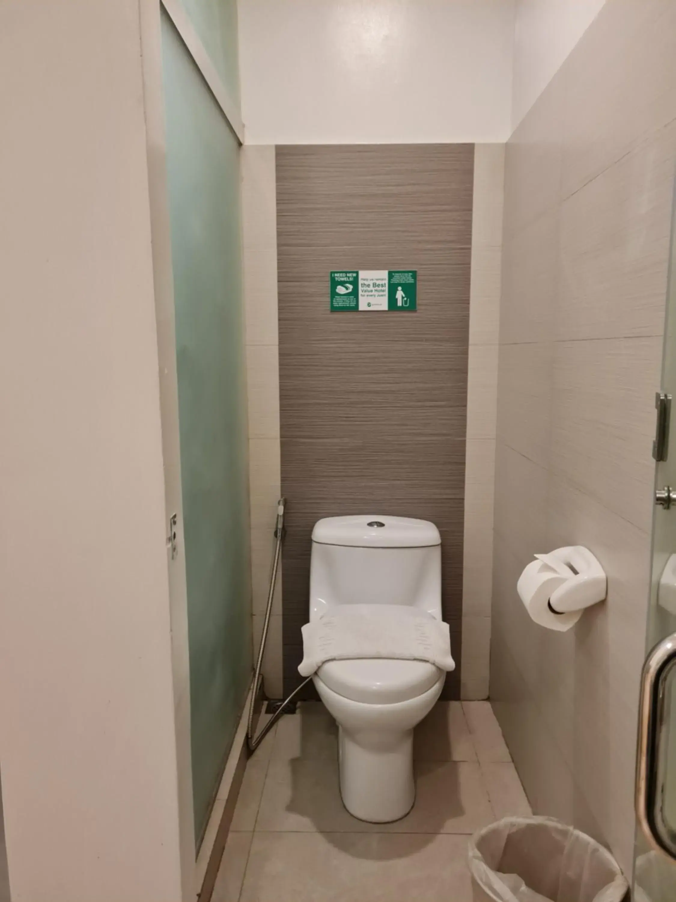 Bathroom in Go Hotels Otis - Manila Bathroom in Go Hotels Otis - Manila