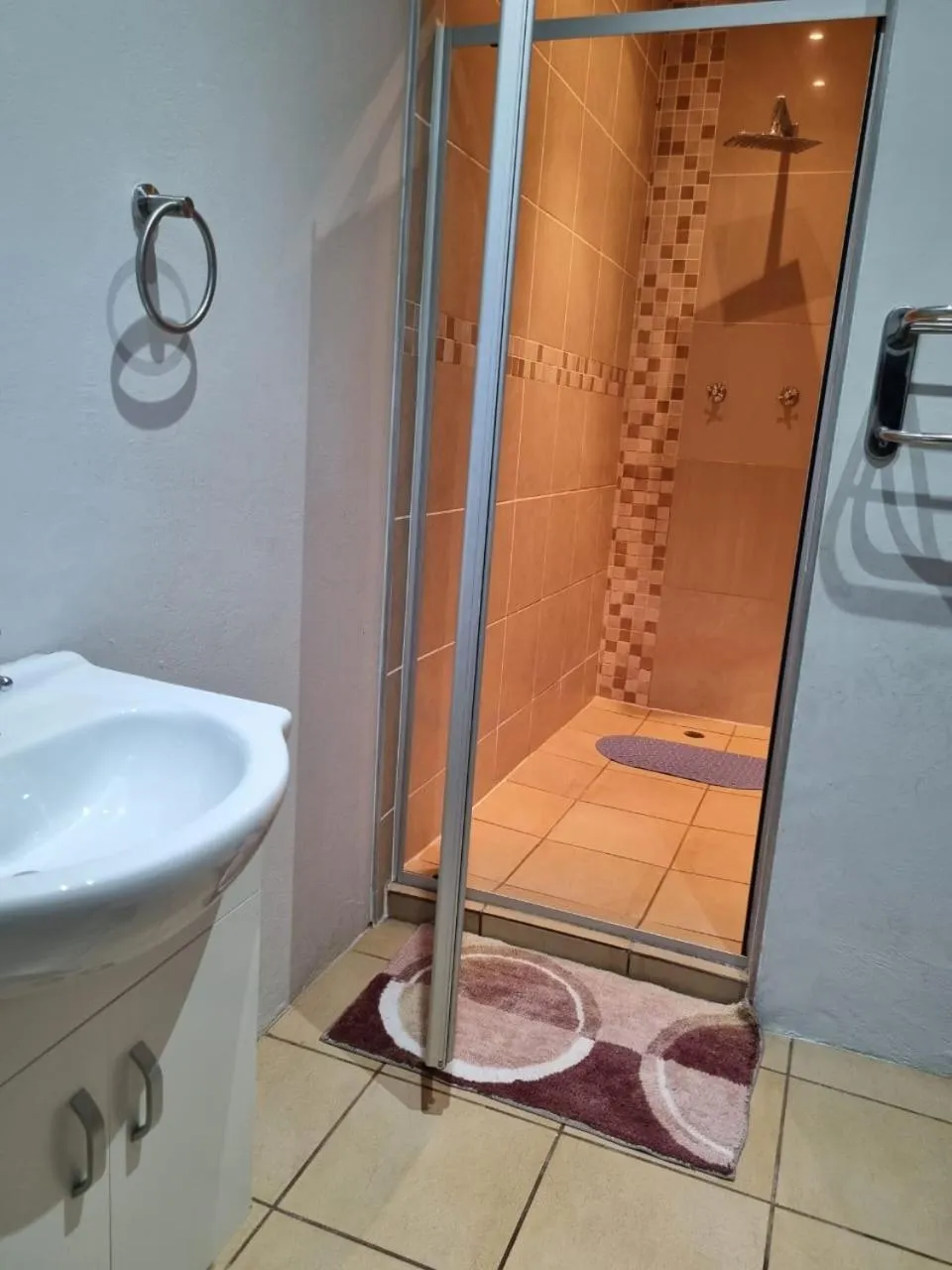 Shower in Bujumbura Guest House