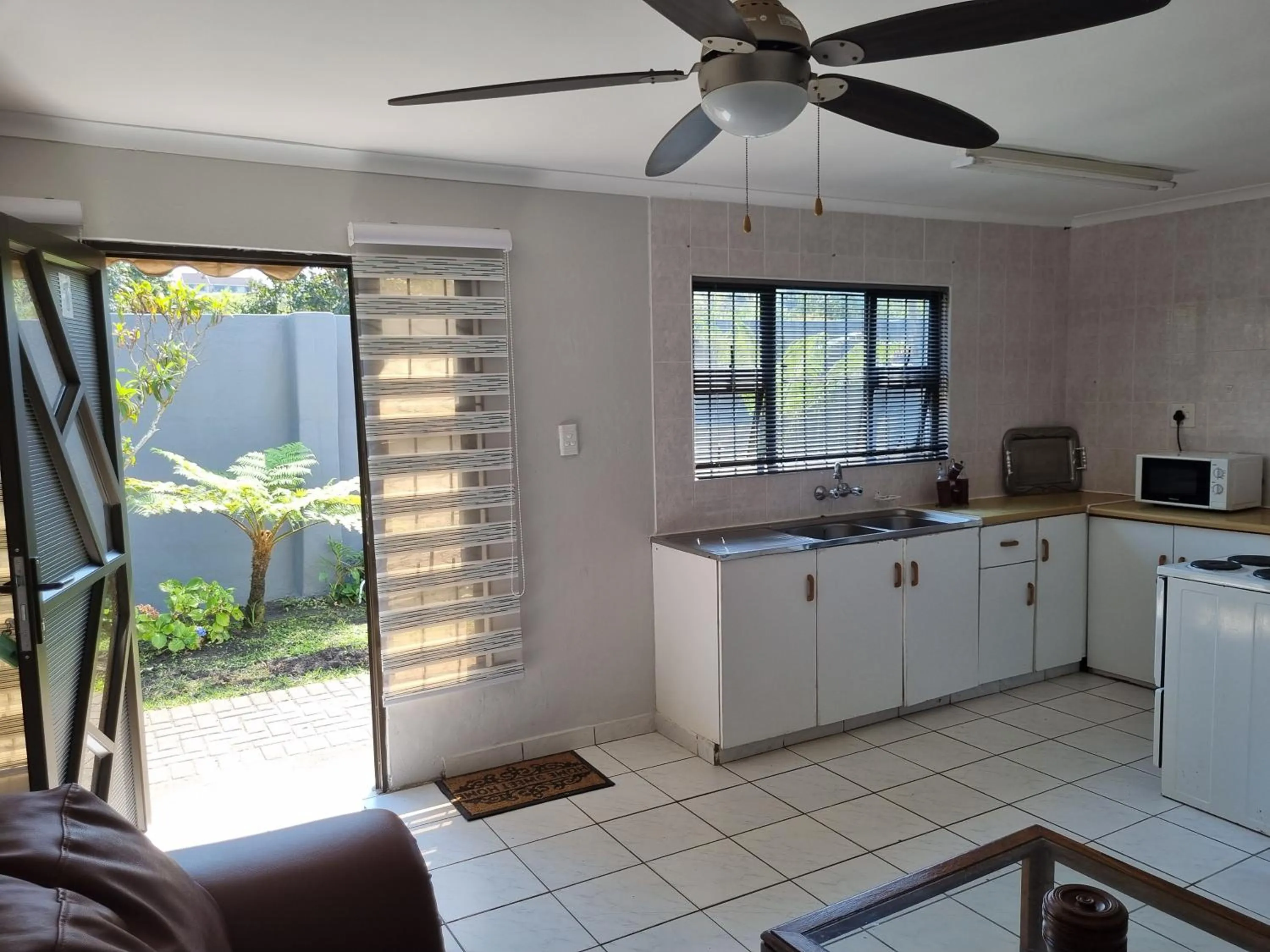 Kitchen or kitchenette in Bujumbura Guest House