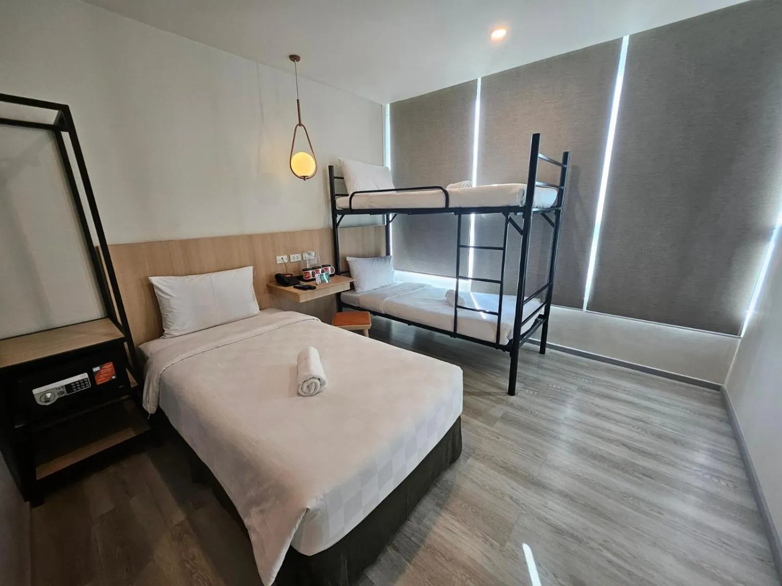 Bed in Go Hotels Plus Mandaluyong