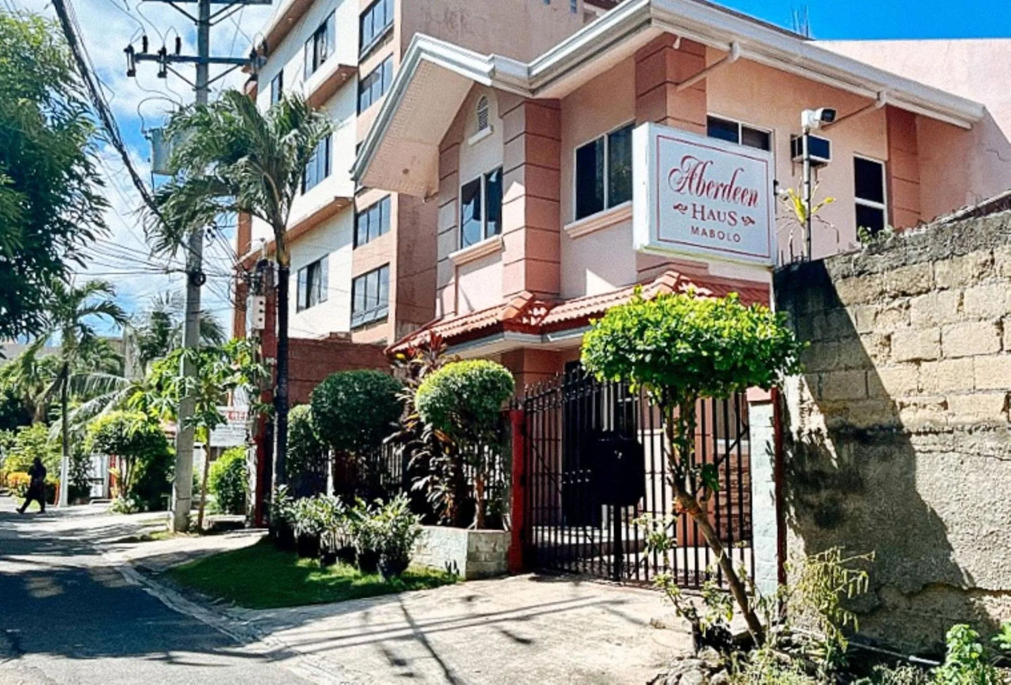 Property building in Aberdeen Haus in Mabolo