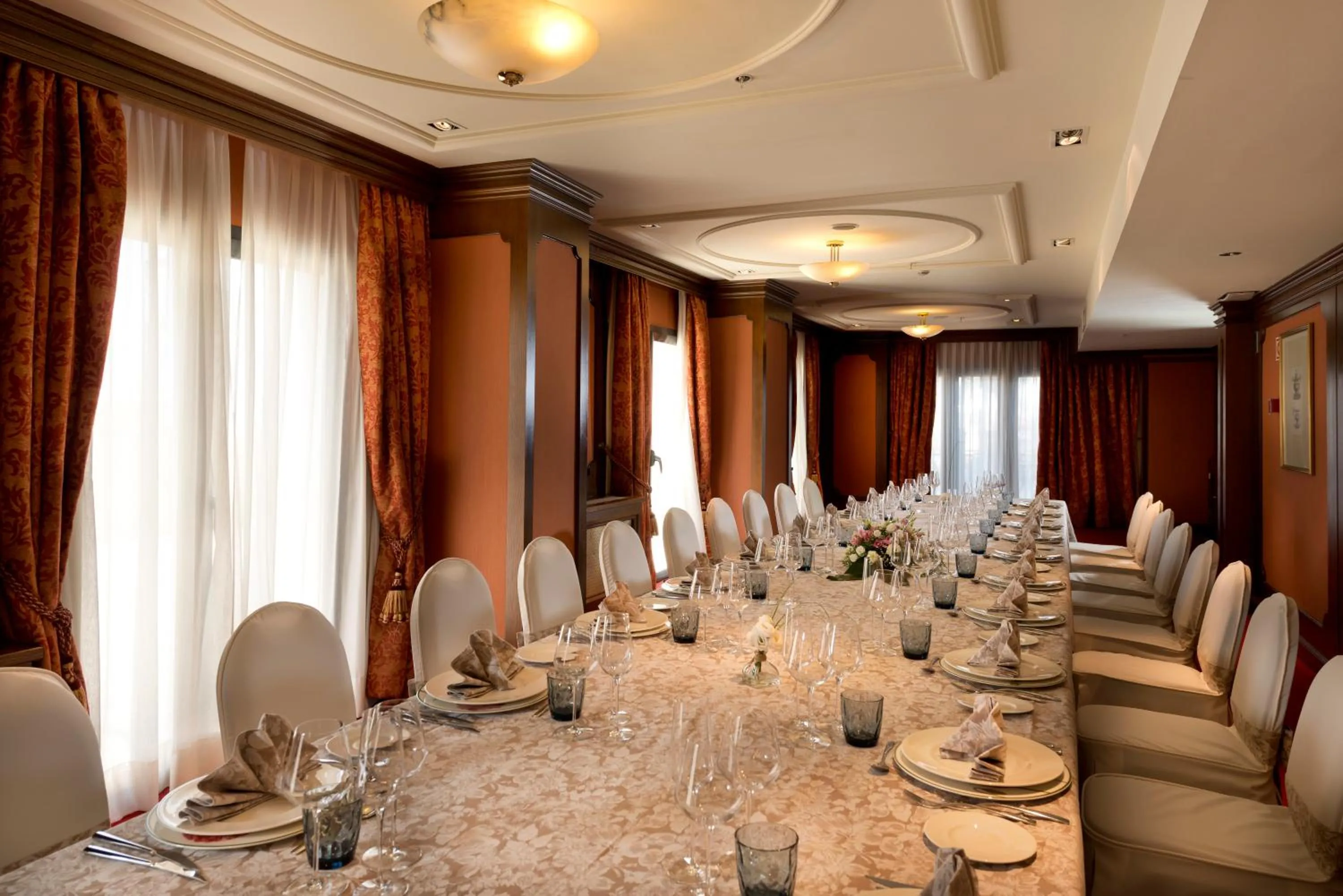 Banquet/Function facilities in Hotel Sevilla Center
