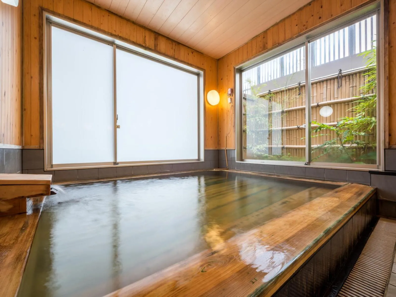 Hot Spring Bath in Hotel Palm Spring
