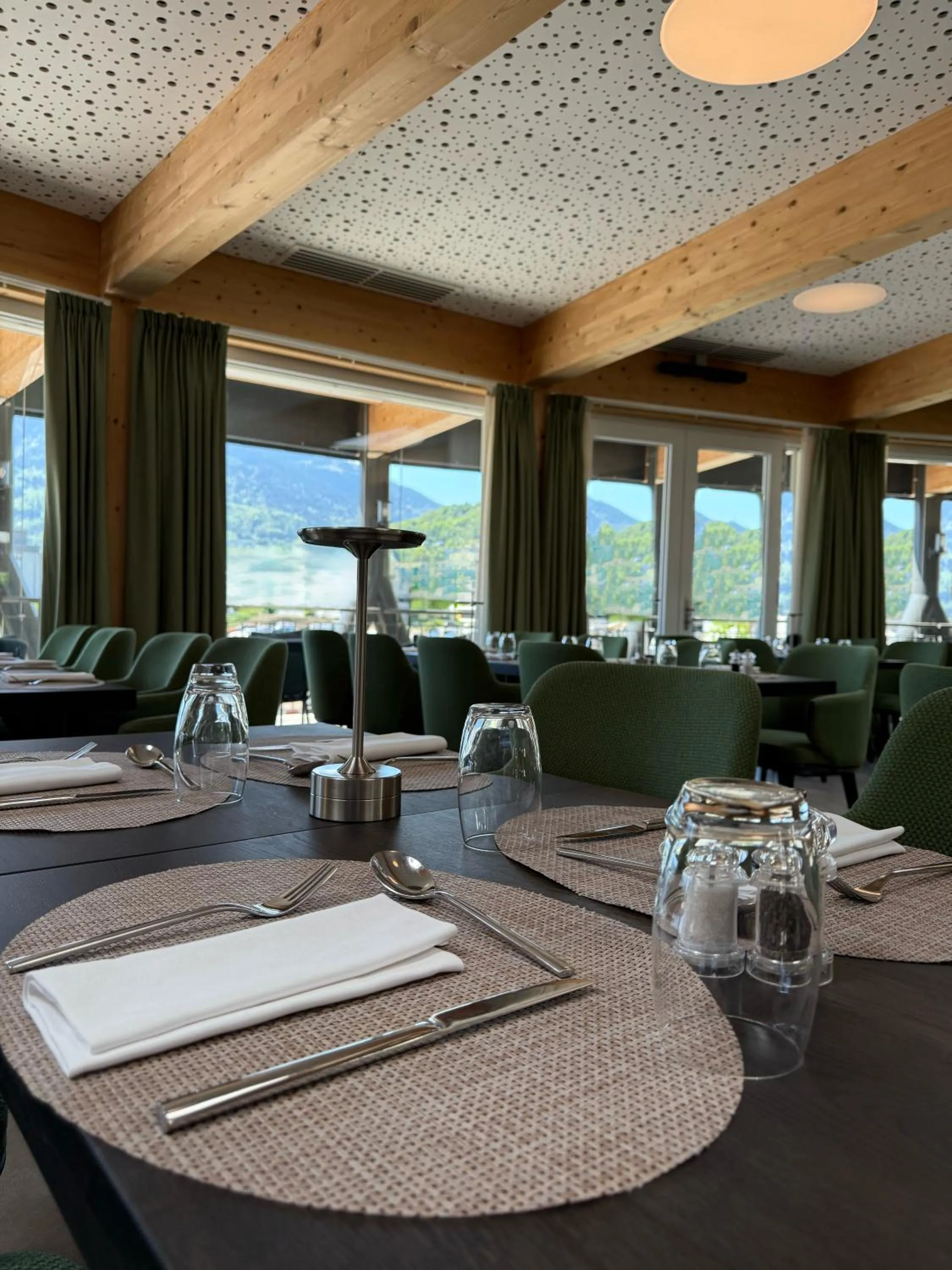 Restaurant/places to eat in Alp Art Hotel Monthey