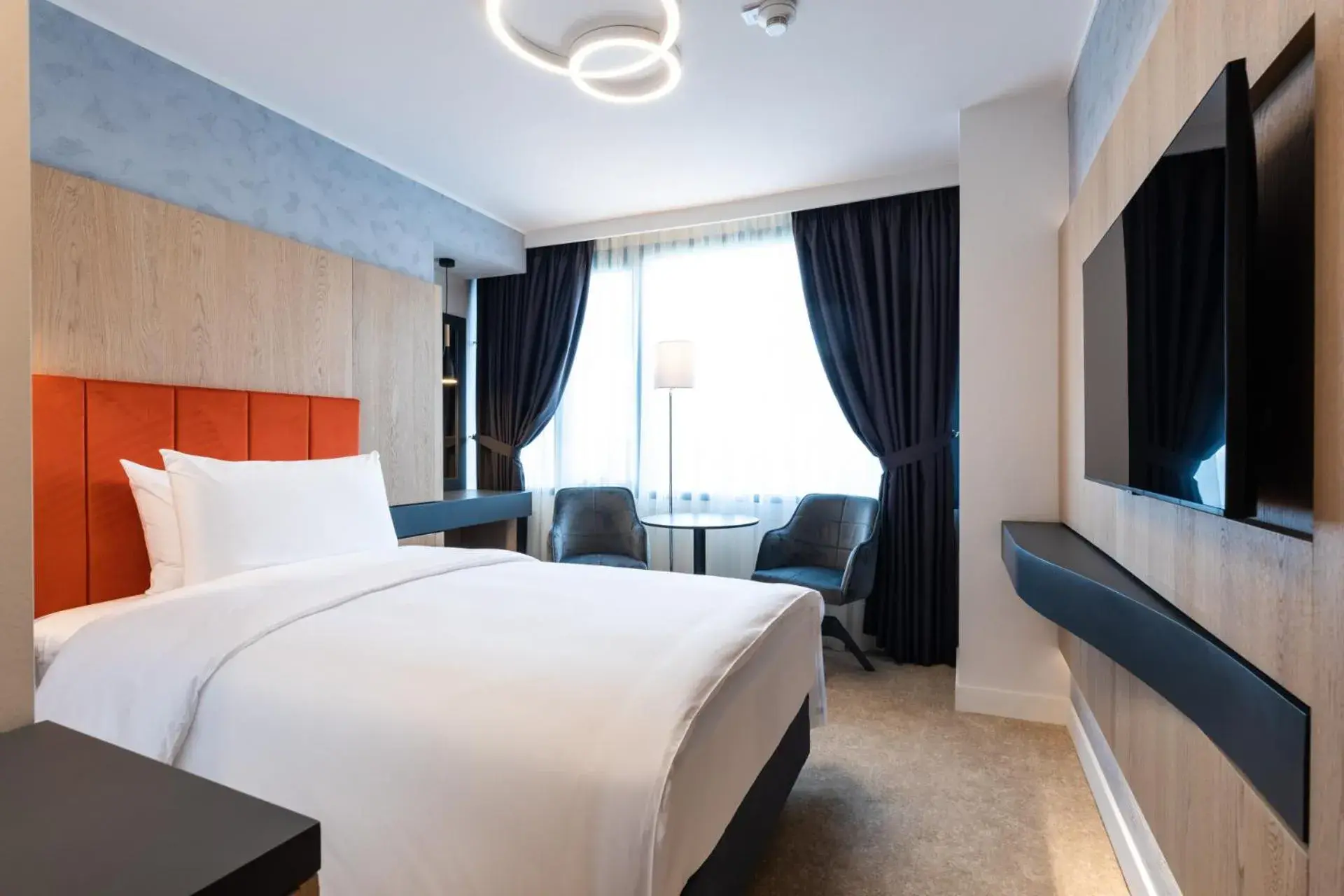Standard Single Room with Shower in Ramada by Wyndham Slatina Parc Standard Single Room with Shower in Ramada by Wyndham Slatina Parc