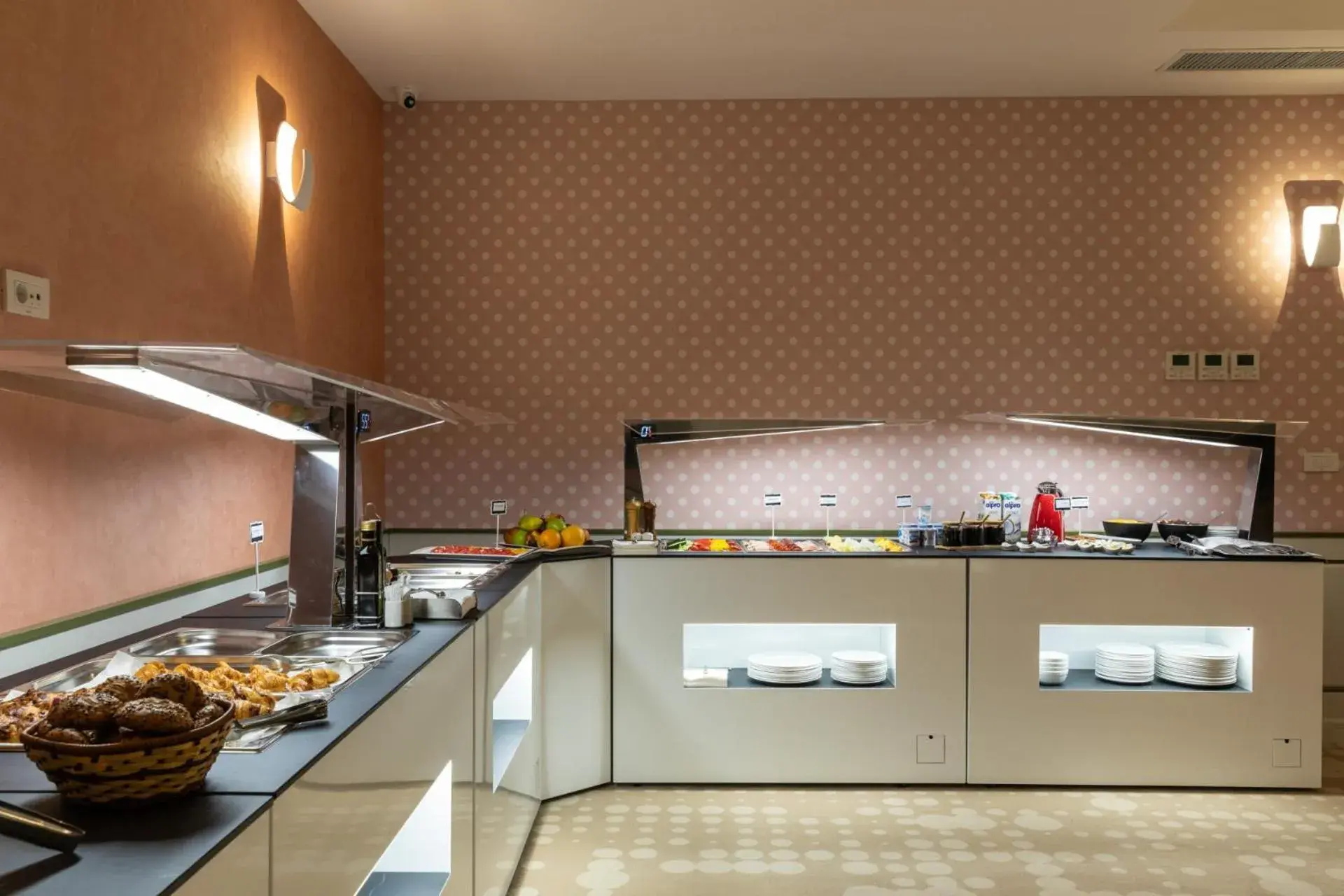 Breakfast in Ramada by Wyndham Slatina Parc Breakfast in Ramada by Wyndham Slatina Parc