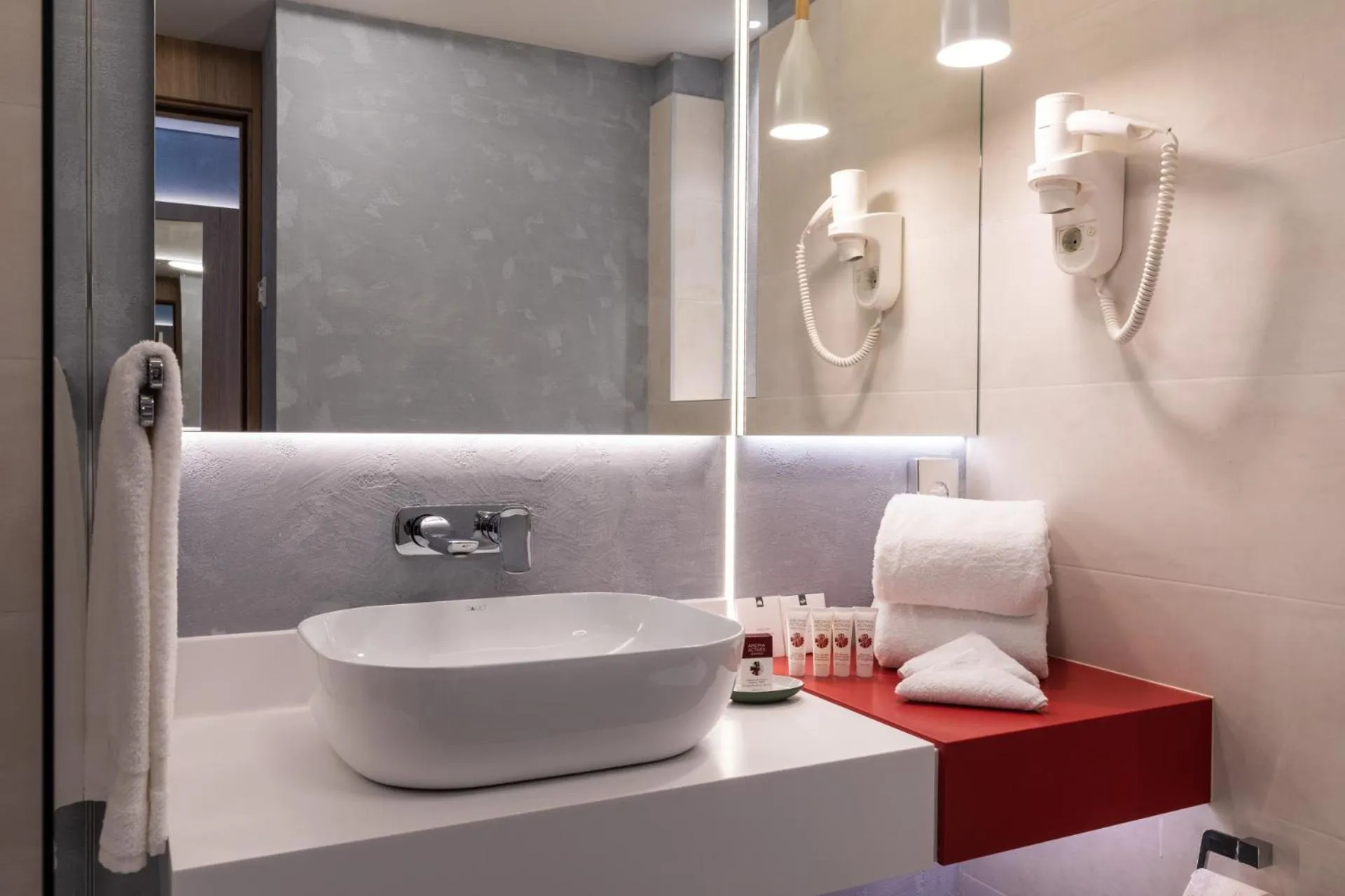 Bathroom in Ramada by Wyndham Slatina Parc