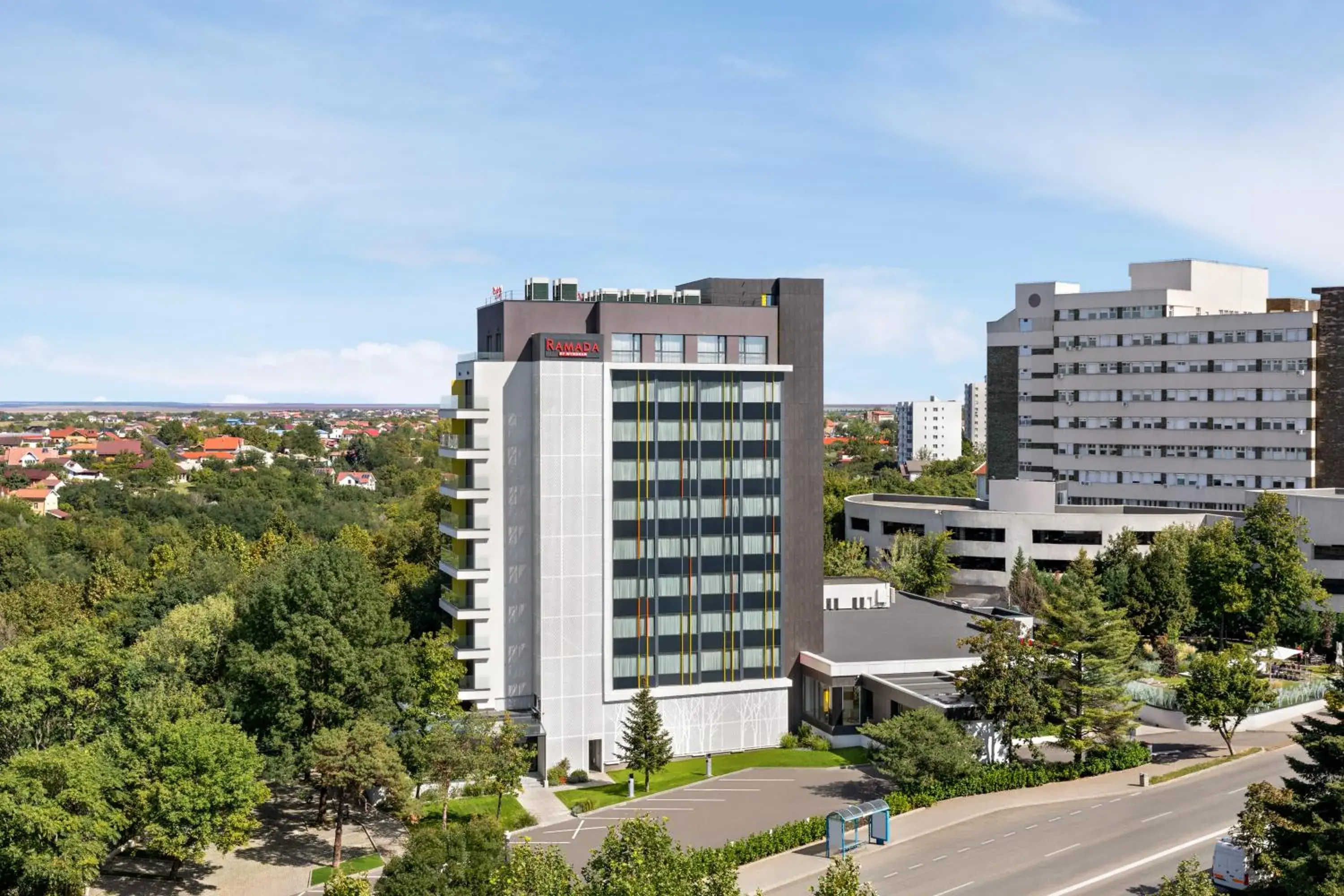 Property building in Ramada by Wyndham Slatina Parc Property building in Ramada by Wyndham Slatina Parc