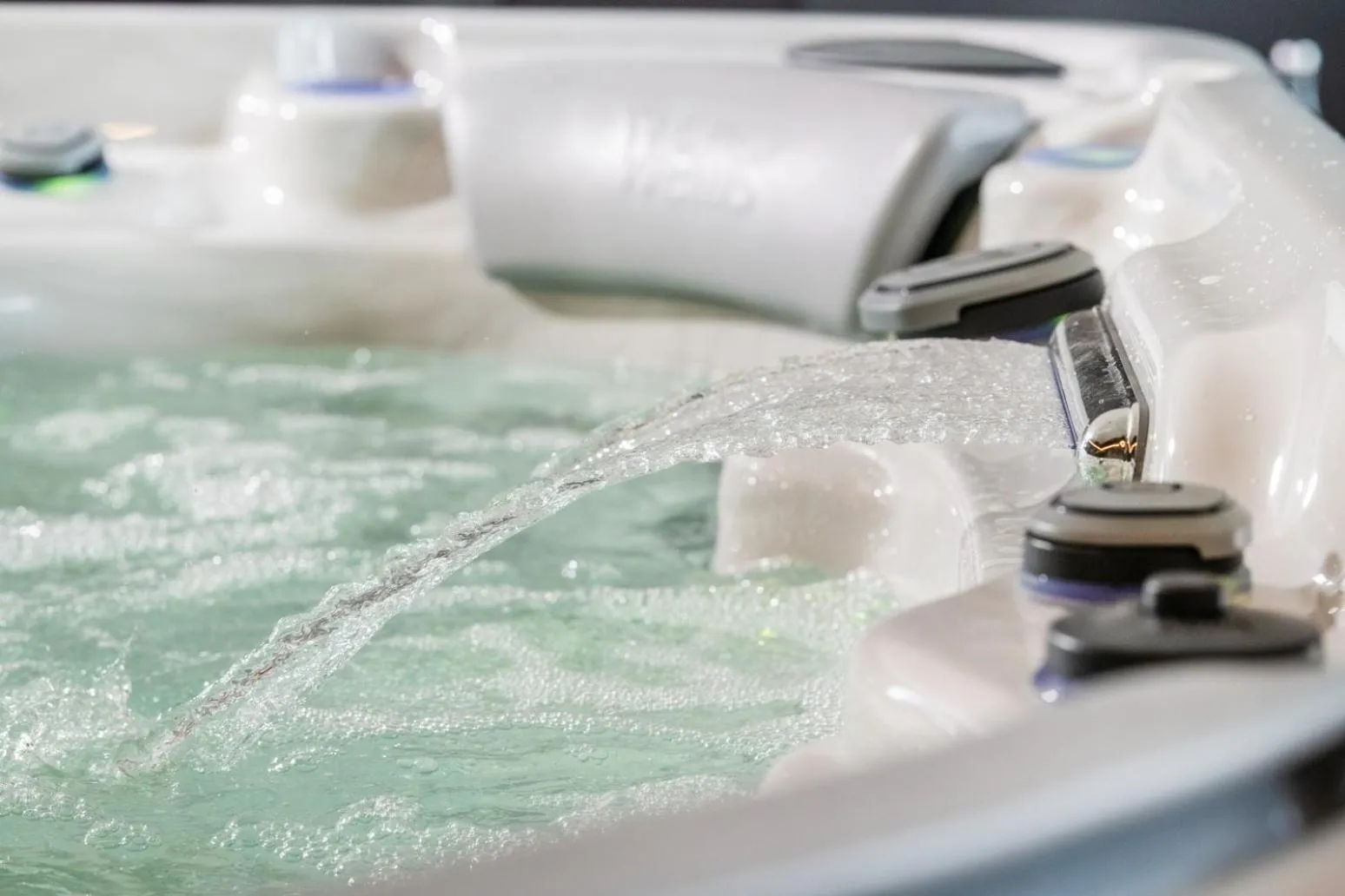 Hot Tub in Flow Hotel & Conference