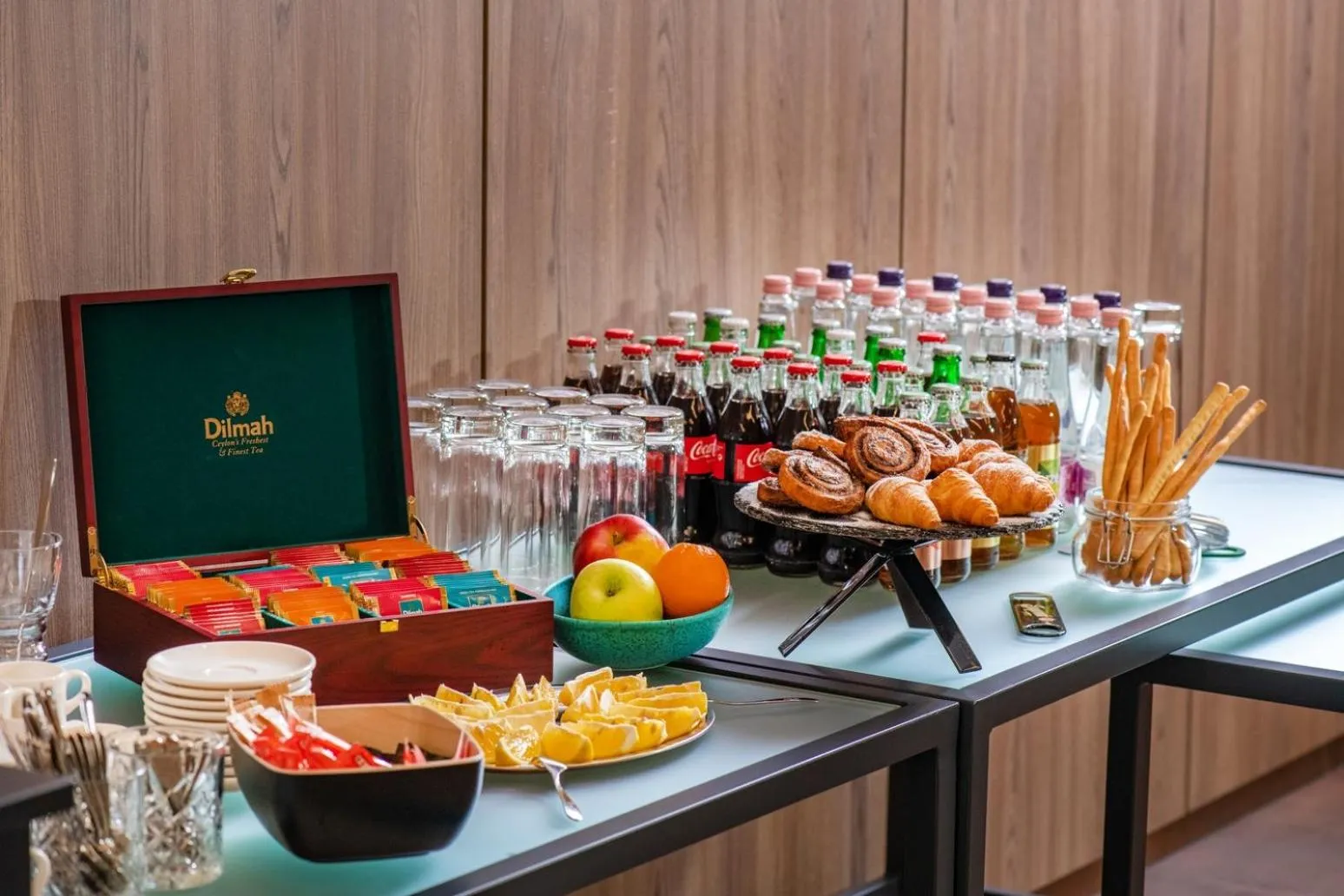 Drinks in Flow Hotel & Conference