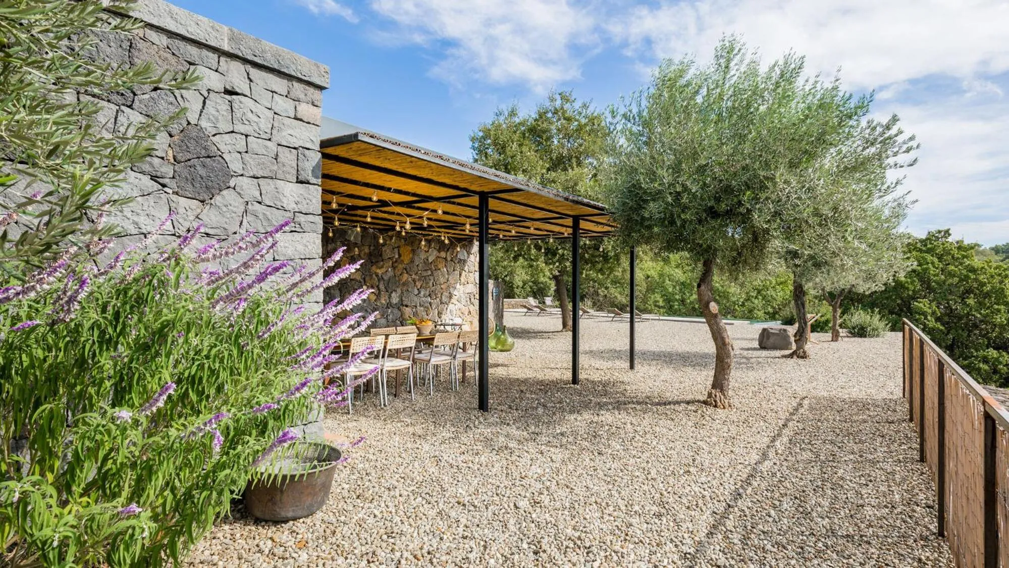 Garden view in Sciaraviva
