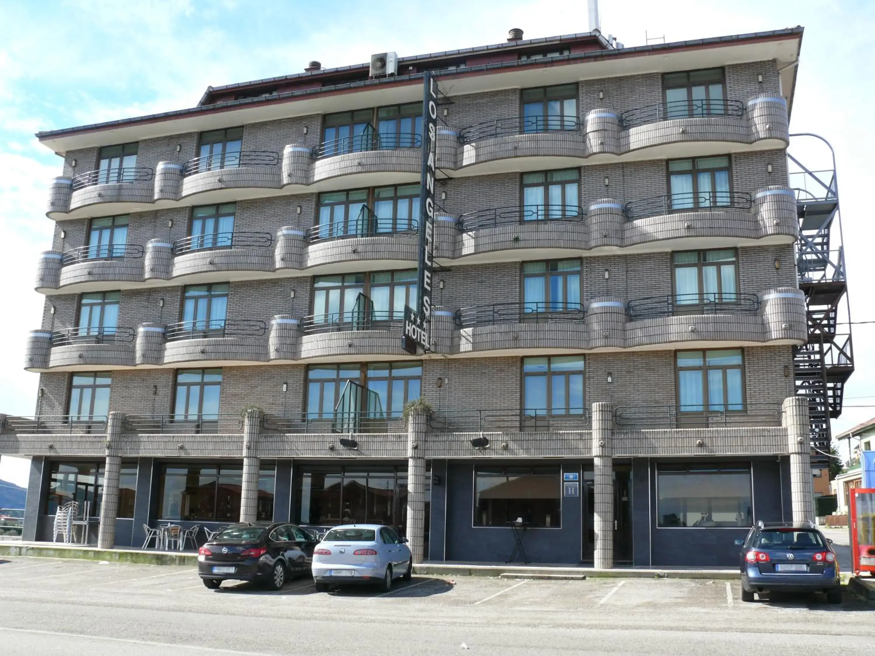 Facade/entrance in Hotel Los Angeles Facade/entrance in Hotel Los Angeles