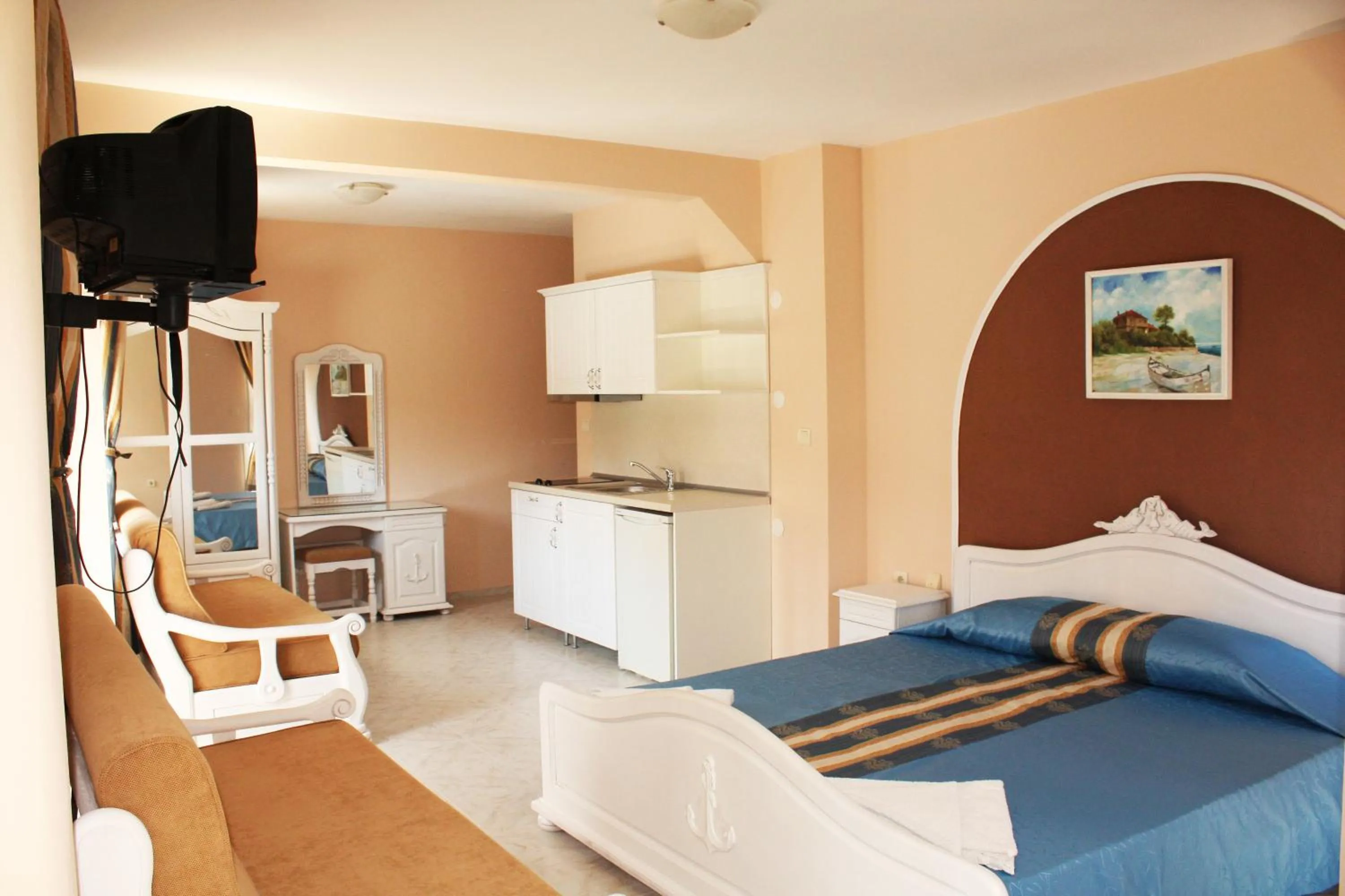 Kitchen or kitchenette, Bed in Family Hotel Paros 2