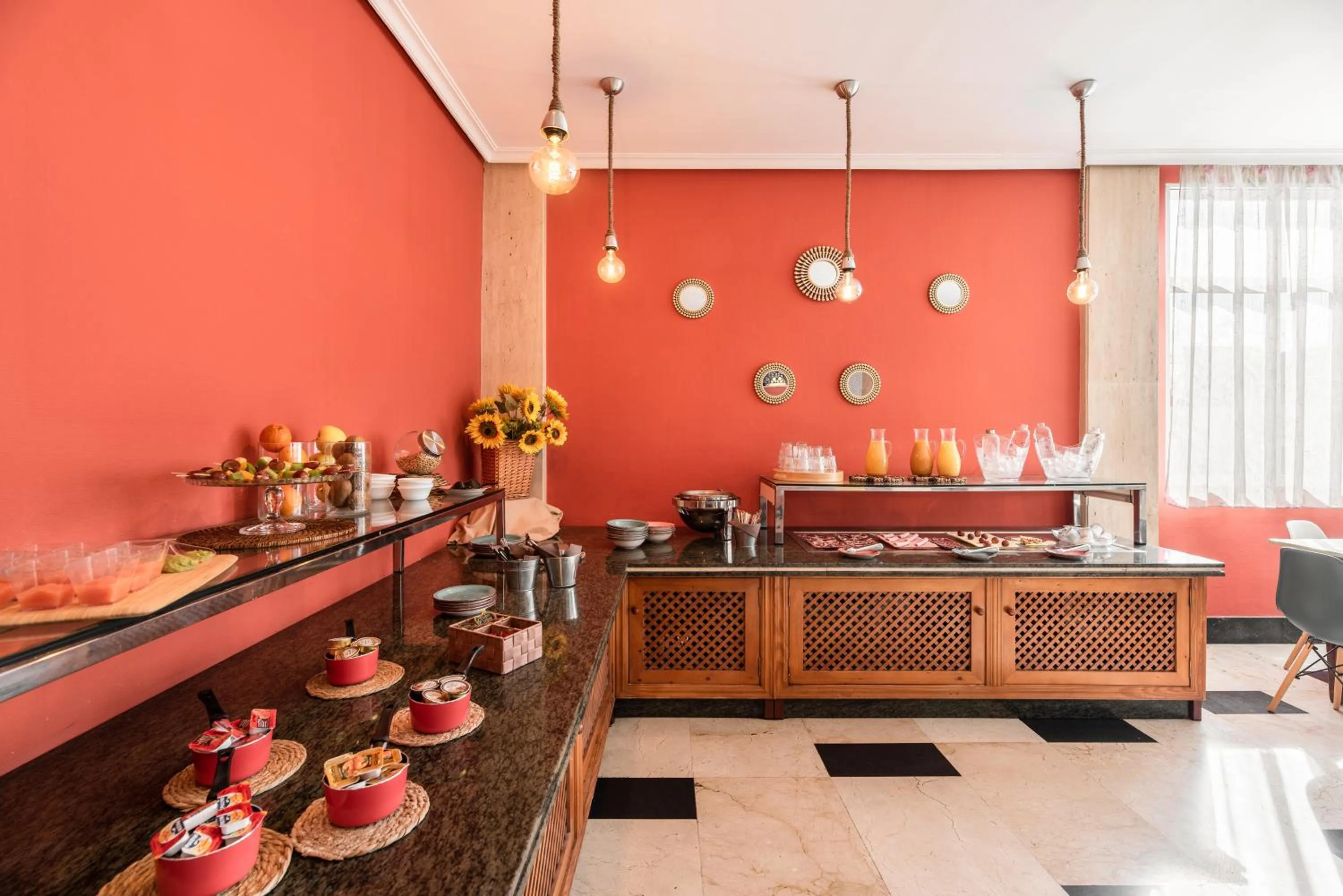 Buffet breakfast in Hotel Rio Badajoz