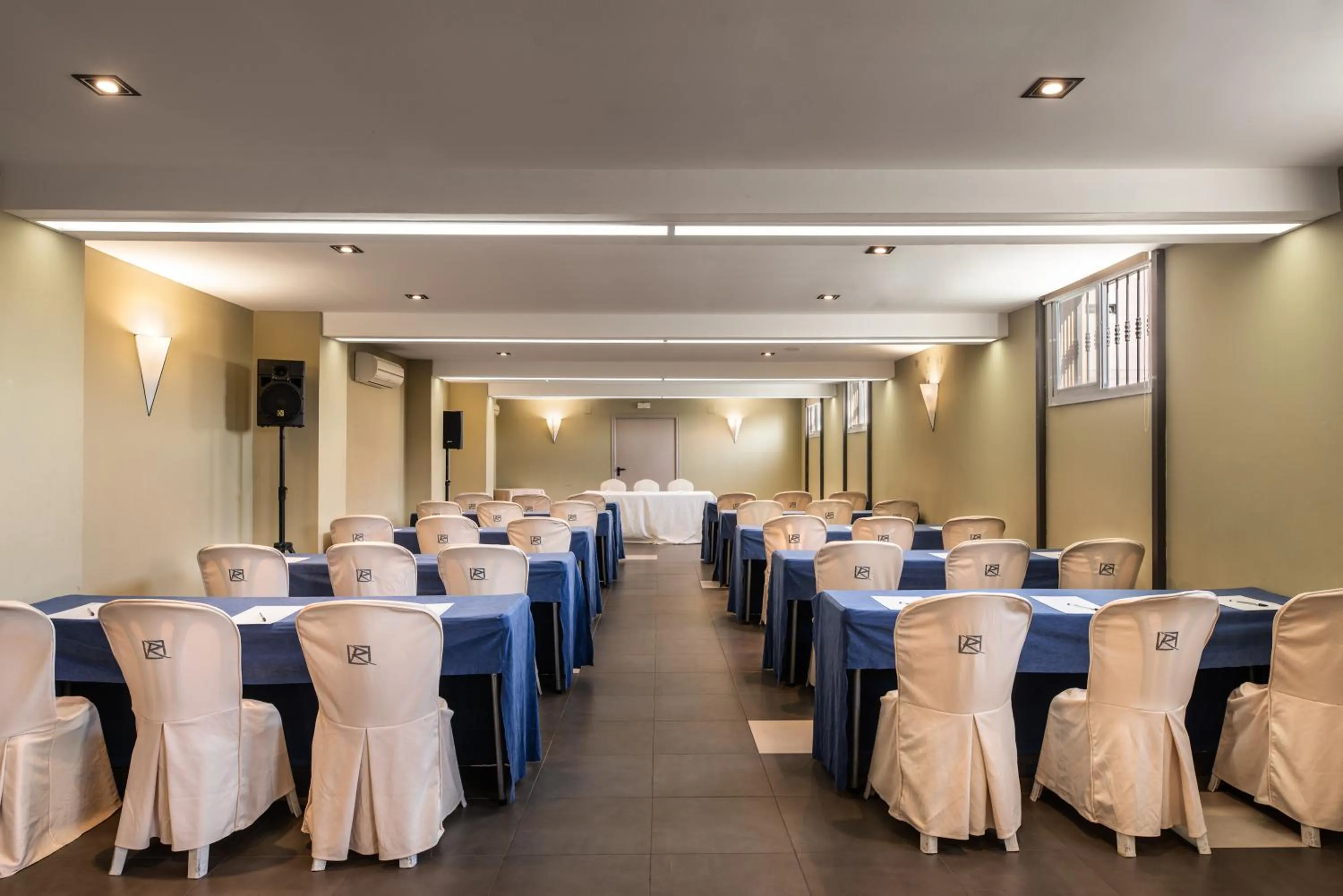 Meeting/conference room in Hotel Rio Badajoz
