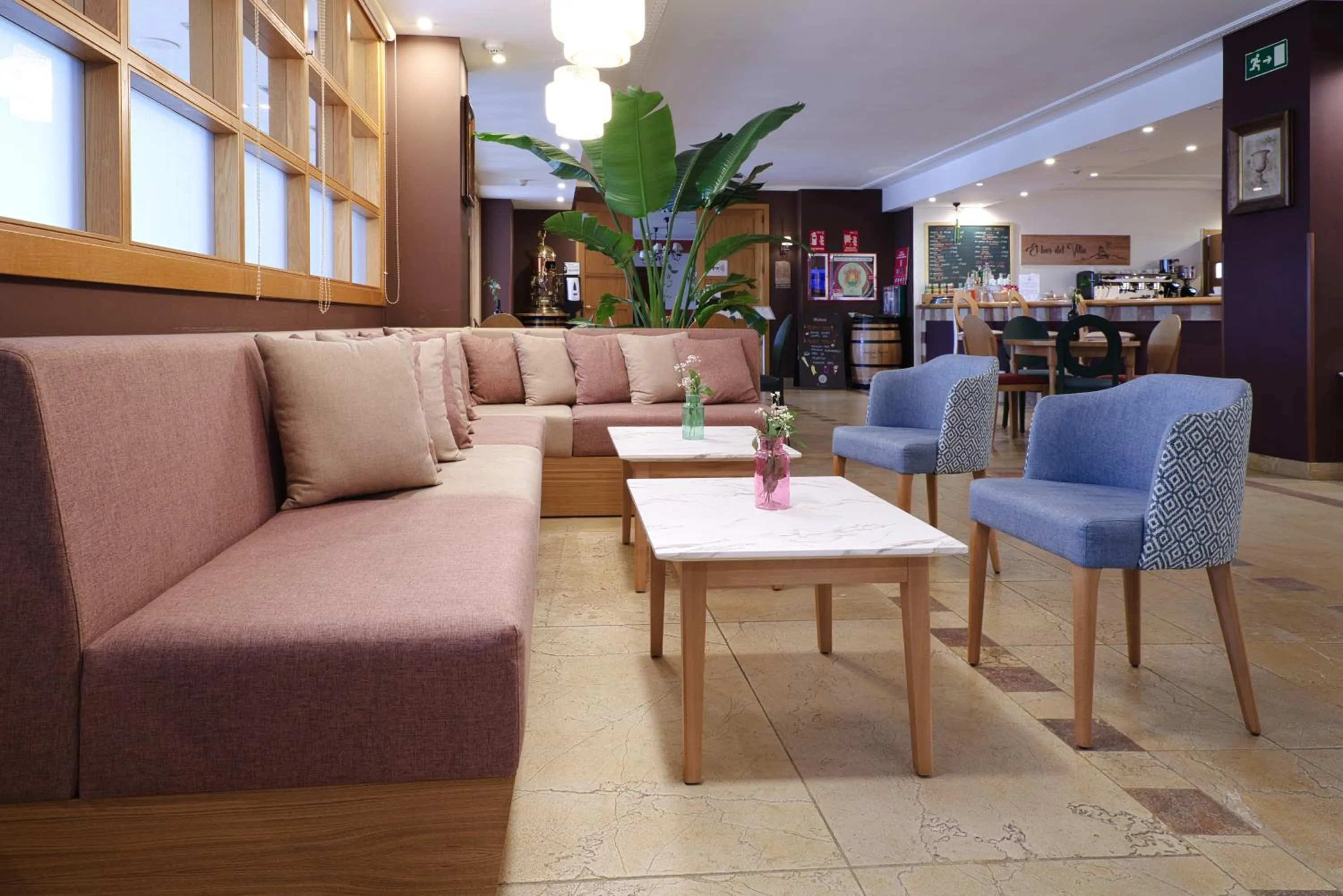 Lounge or bar in Hotel Silken Villa de Laguardia