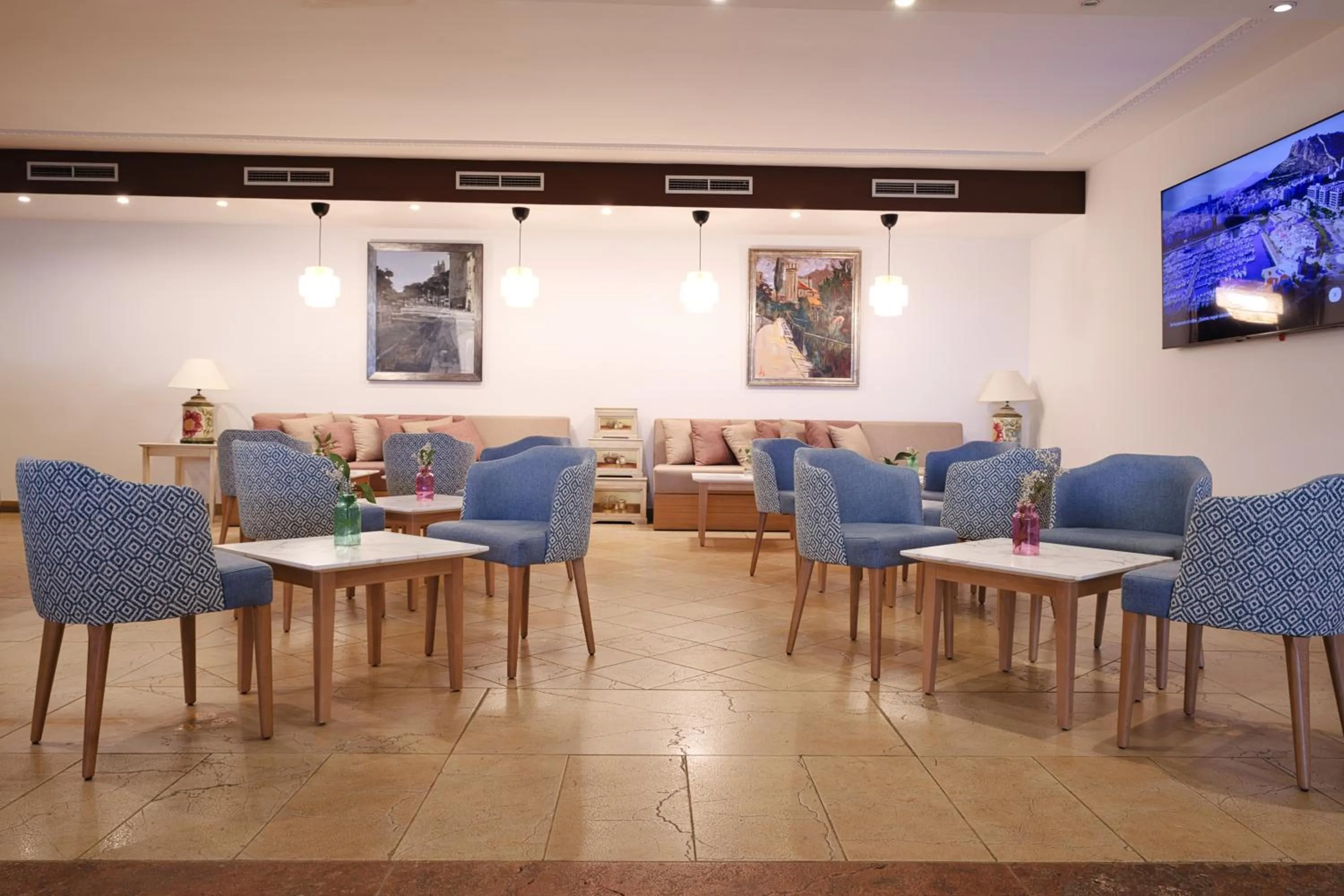 Lounge or bar in Hotel Silken Villa de Laguardia